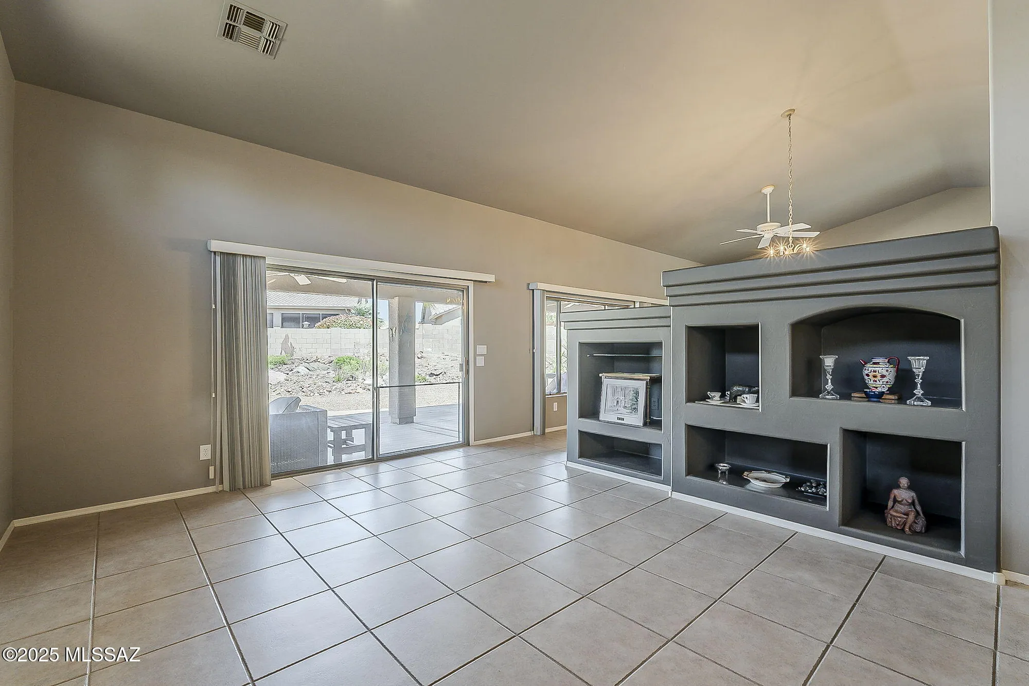 Property Slideshow image 4 of 35 | 65704 e rose crest dr, Saddlebrooke, AZ, 85739