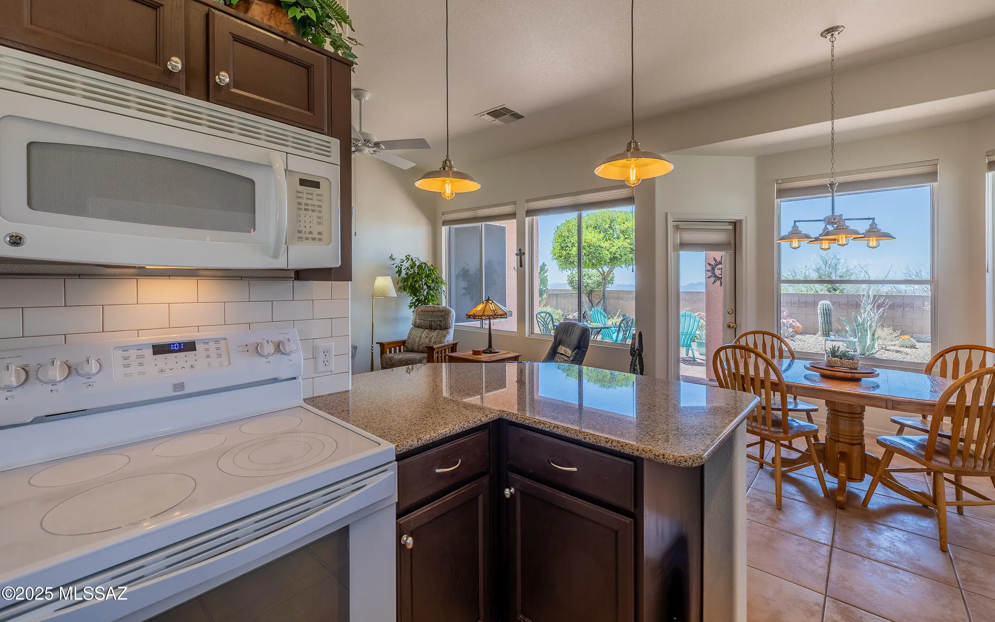 Property Slideshow image 11 of 40 | 5379 w tearblanket pl, Marana, AZ, 85658