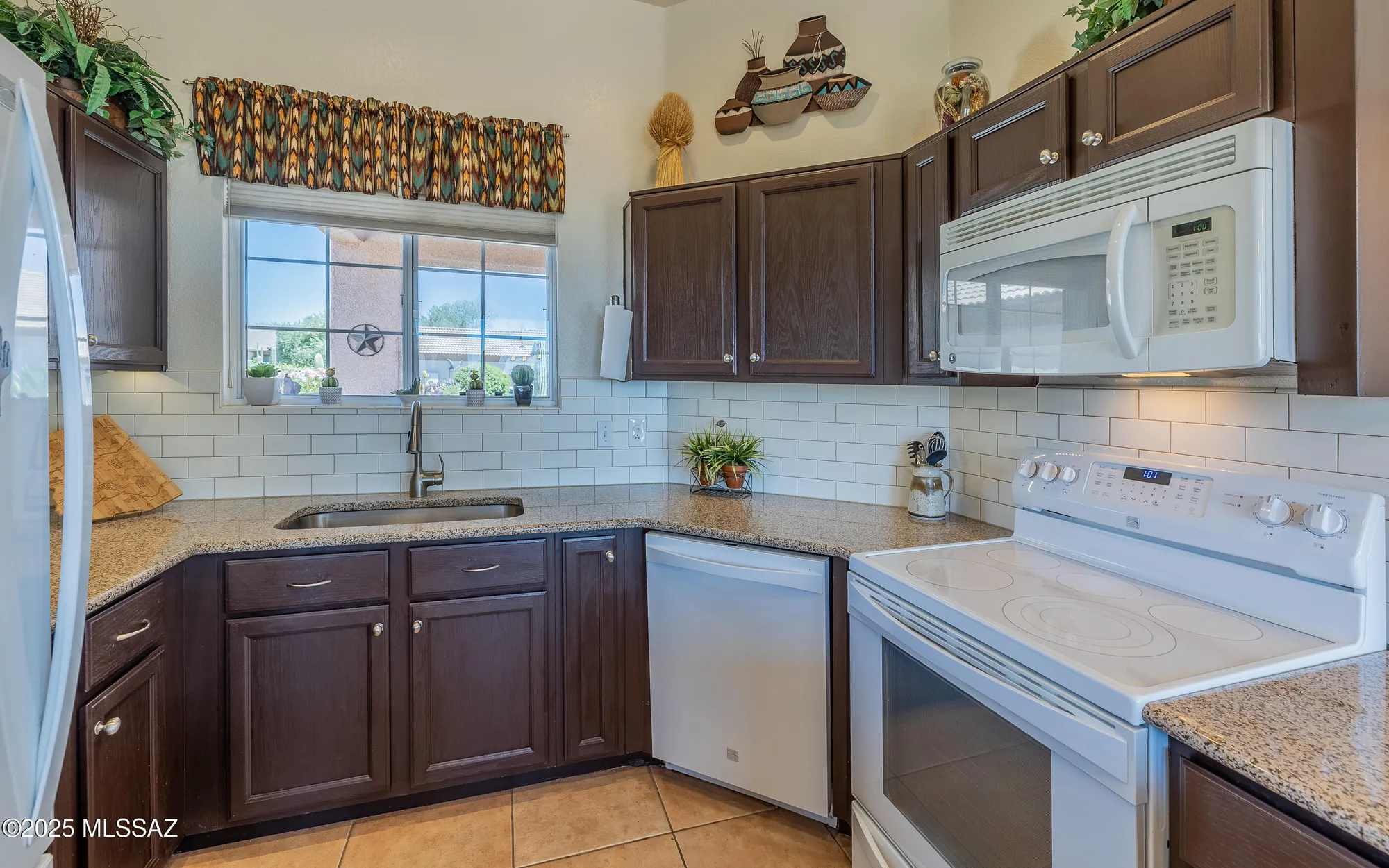 Property Slideshow image 10 of 40 | 5379 w tearblanket pl, Marana, AZ, 85658