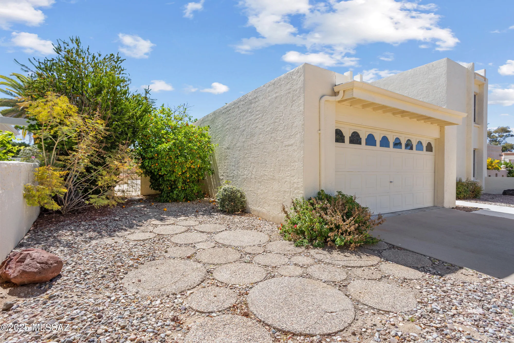 Property Slideshow image 3 of 52 | 7912 n casas cameo, Tucson, AZ, 85742