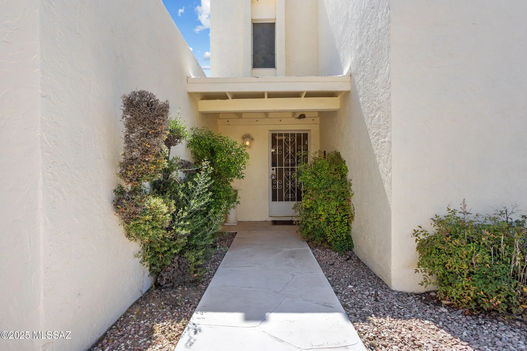 Property Slideshow image 4 of 52 | 7912 n casas cameo, Tucson, AZ, 85742