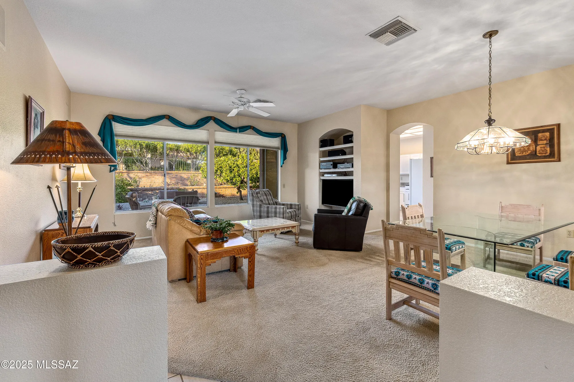 Property Slideshow image 5 of 50 | 1013 e coachwood dr, Oro Valley, AZ, 85755