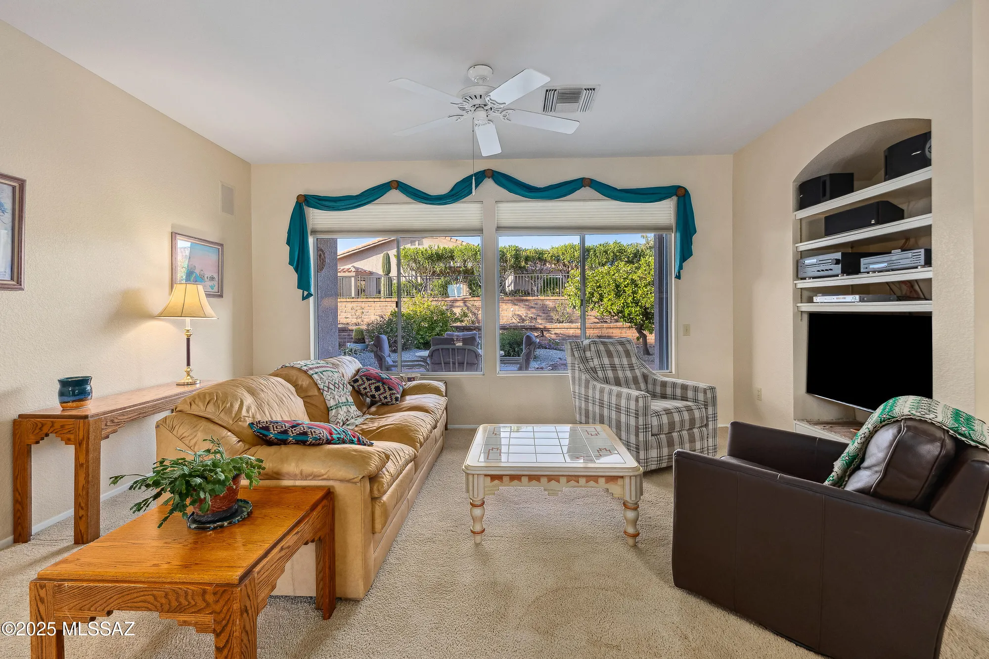 Property Slideshow image 6 of 50 | 1013 e coachwood dr, Oro Valley, AZ, 85755