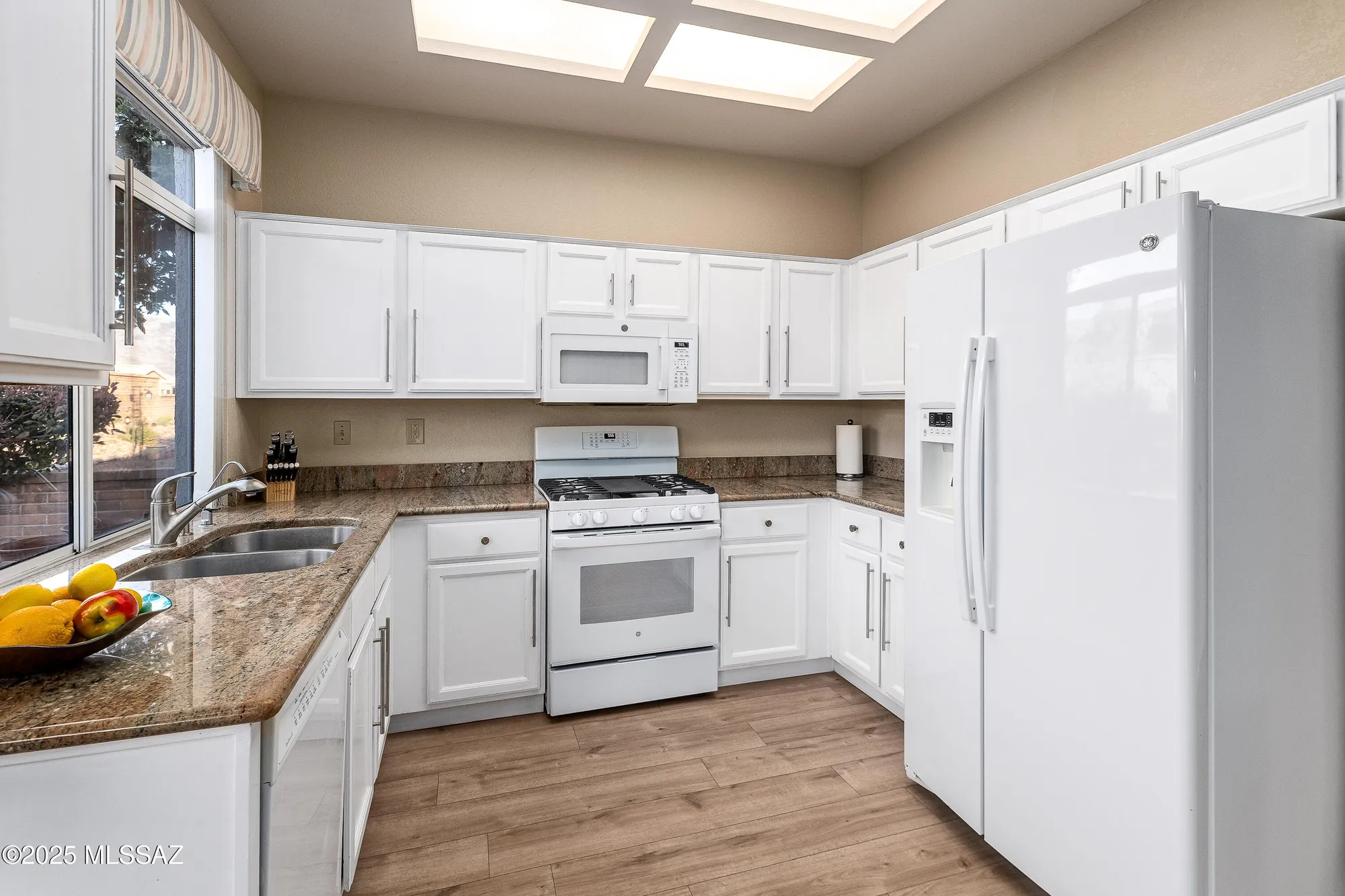 Property Slideshow image 8 of 50 | 1013 e coachwood dr, Oro Valley, AZ, 85755