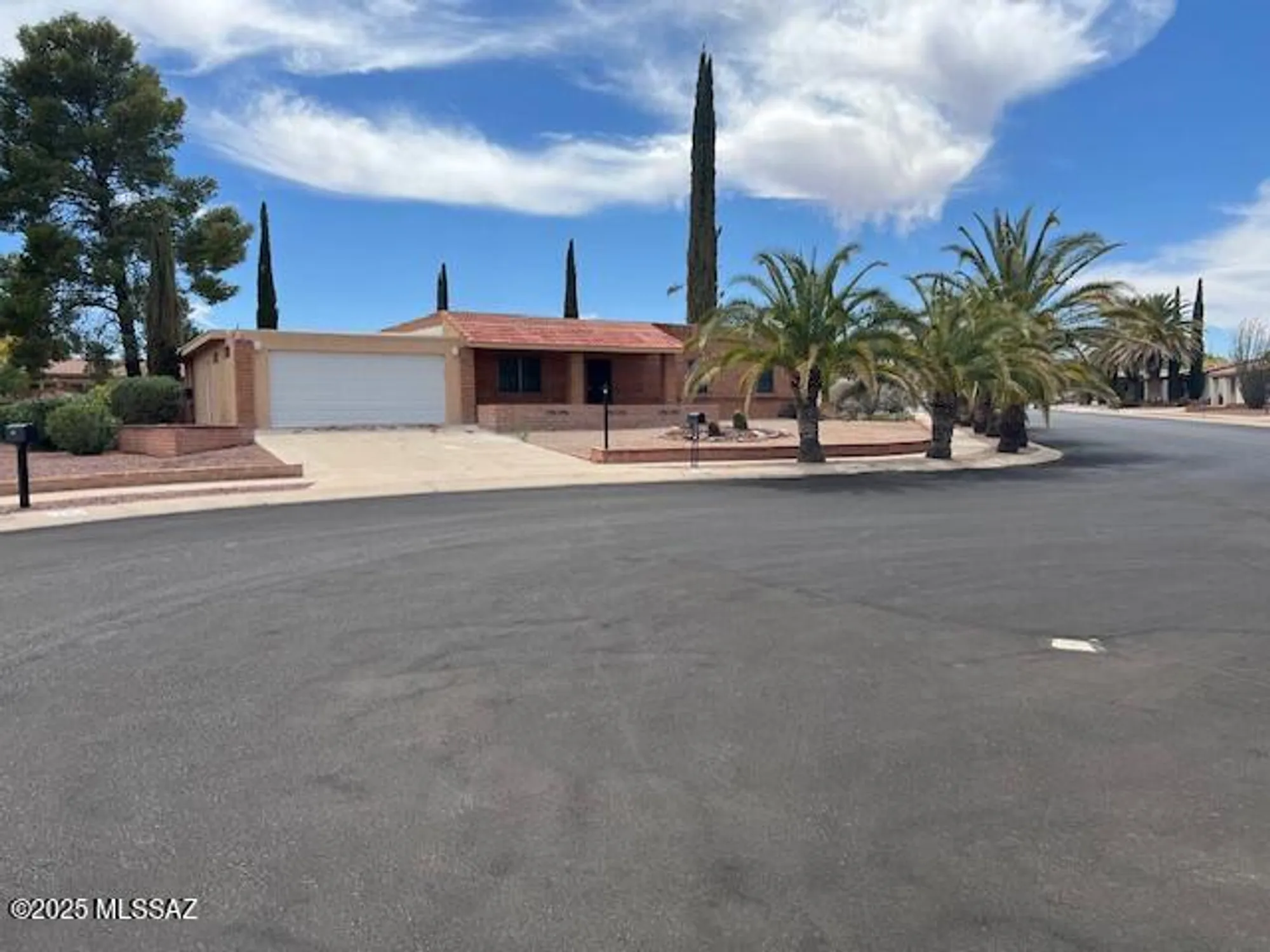 Property Slideshow image 1 of 31 | 132 e la espina, Green Valley, AZ, 85614