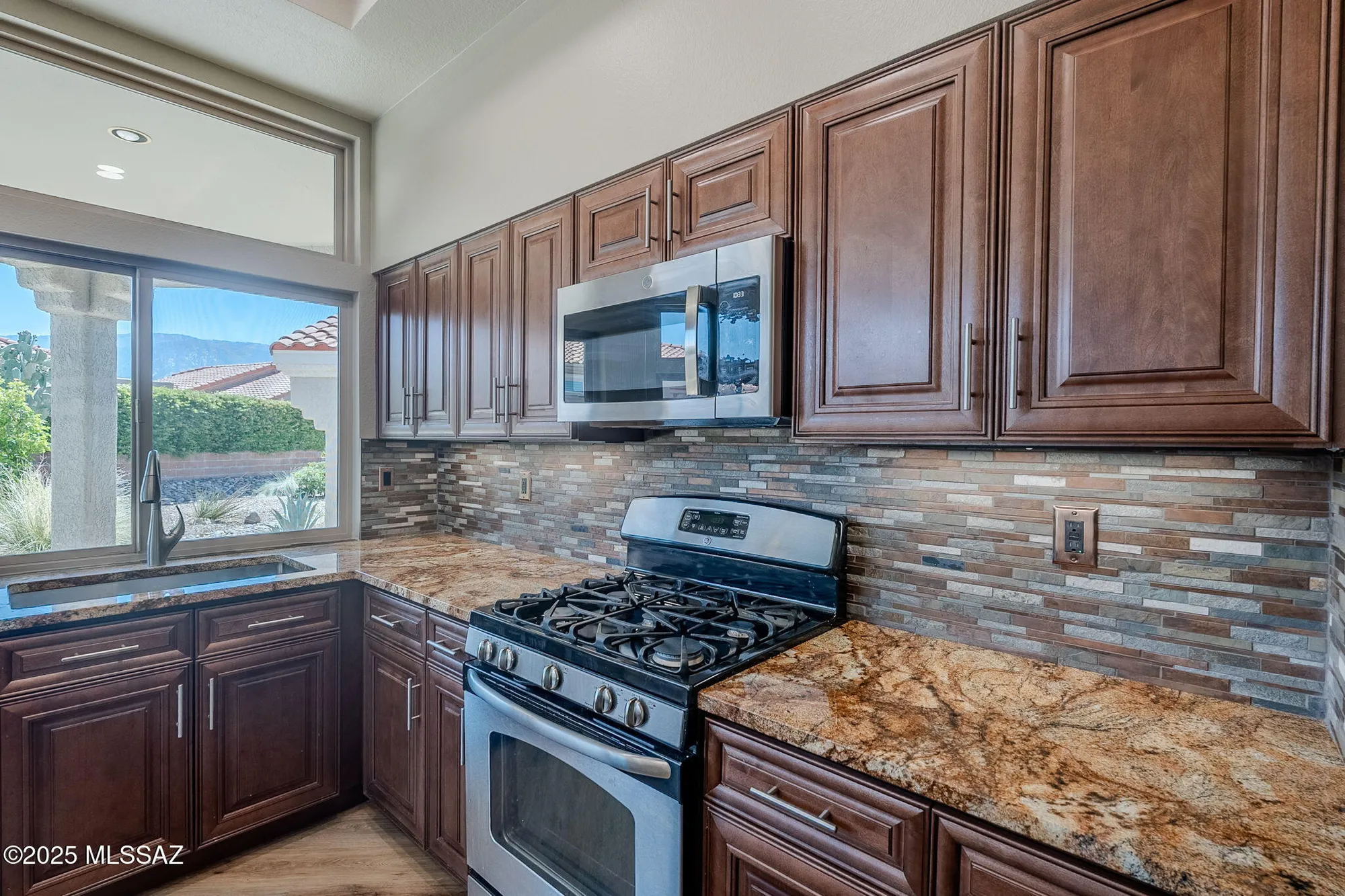 Property Slideshow image 9 of 29 | 14218 n cirrus hill dr, Oro Valley, AZ, 85755