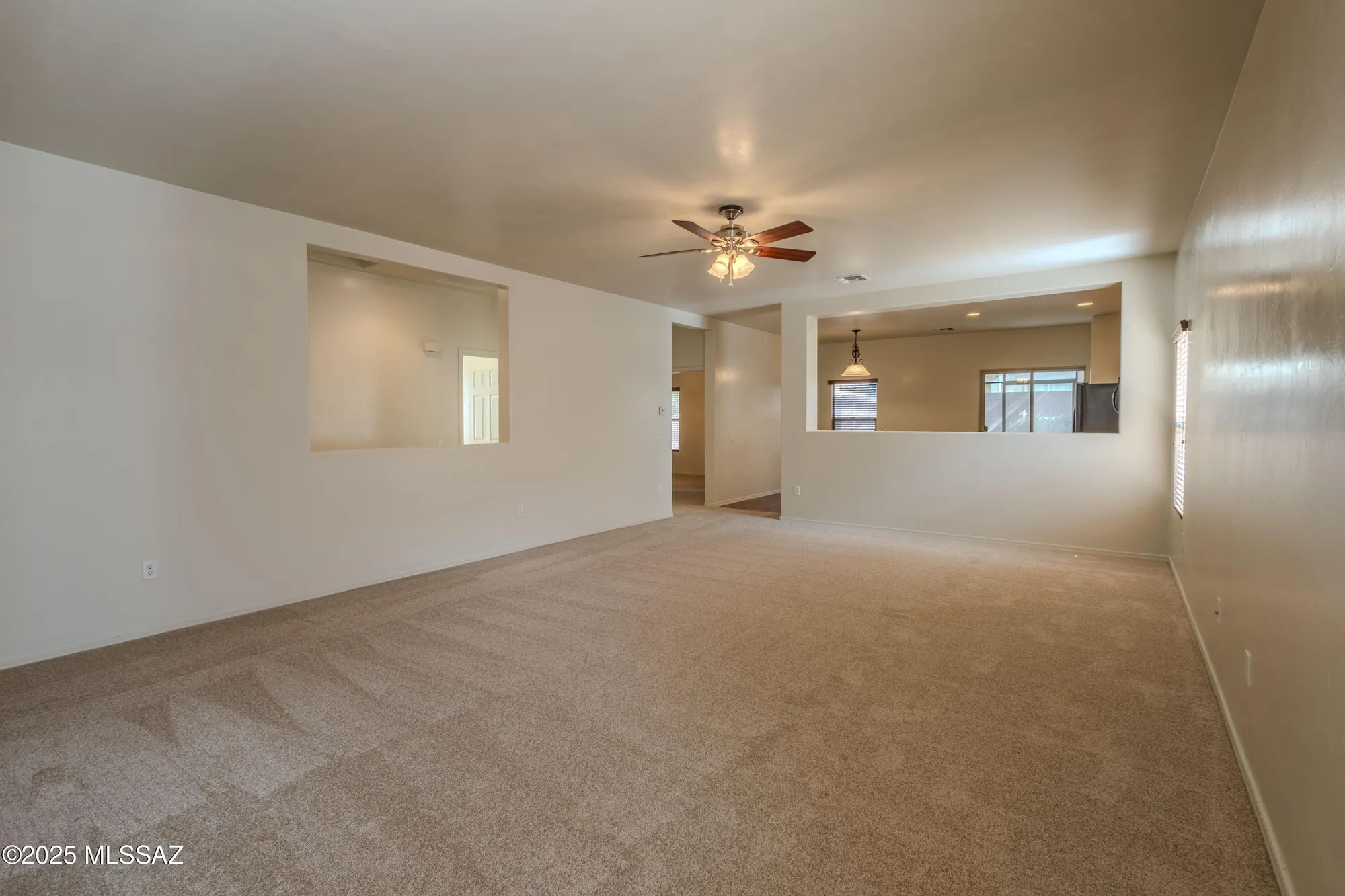 Property Slideshow image 2 of 36 | 785 w calle valenciana, Sahuarita, AZ, 85629