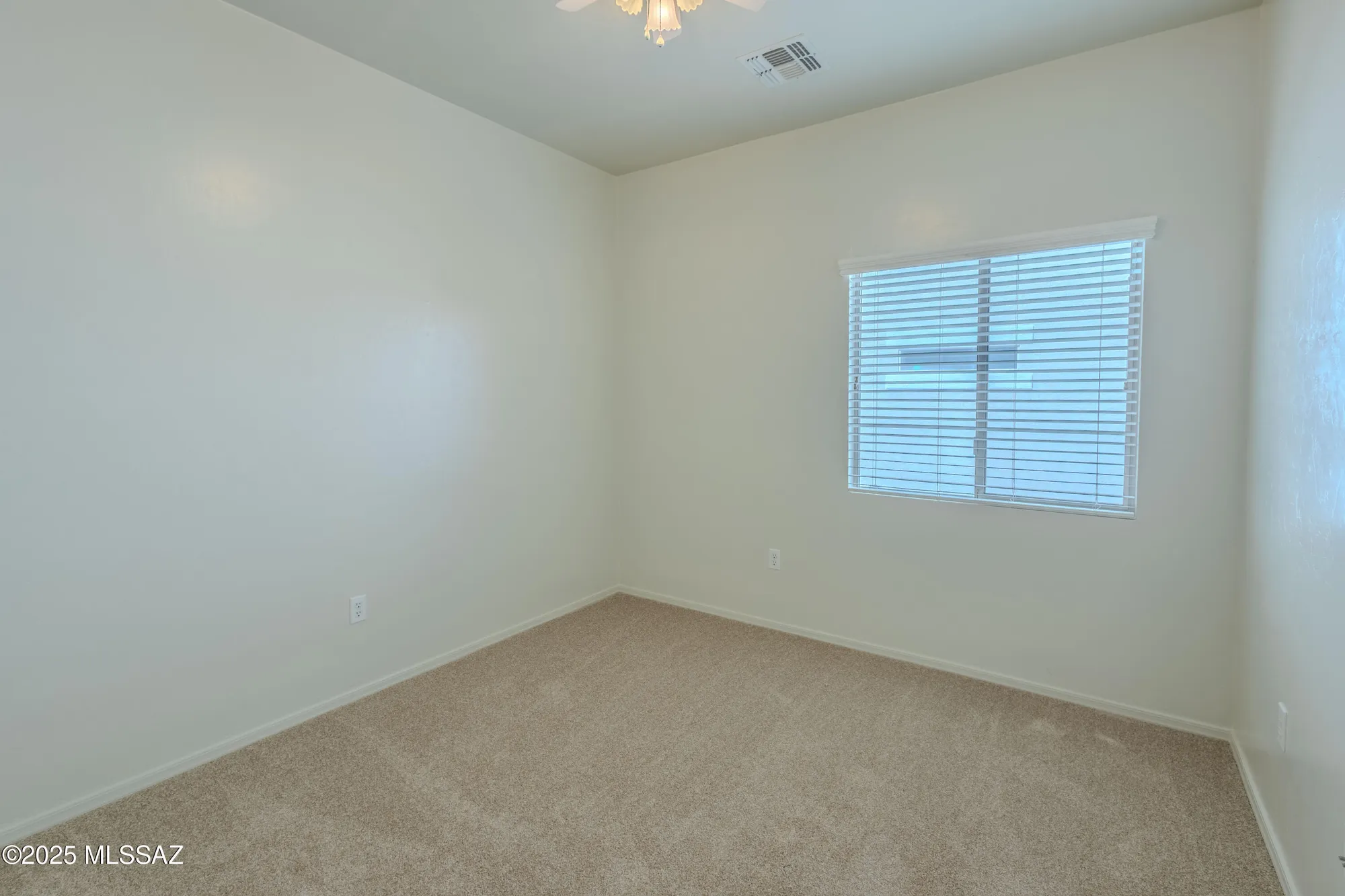 Property Slideshow image 16 of 36 | 785 w calle valenciana, Sahuarita, AZ, 85629