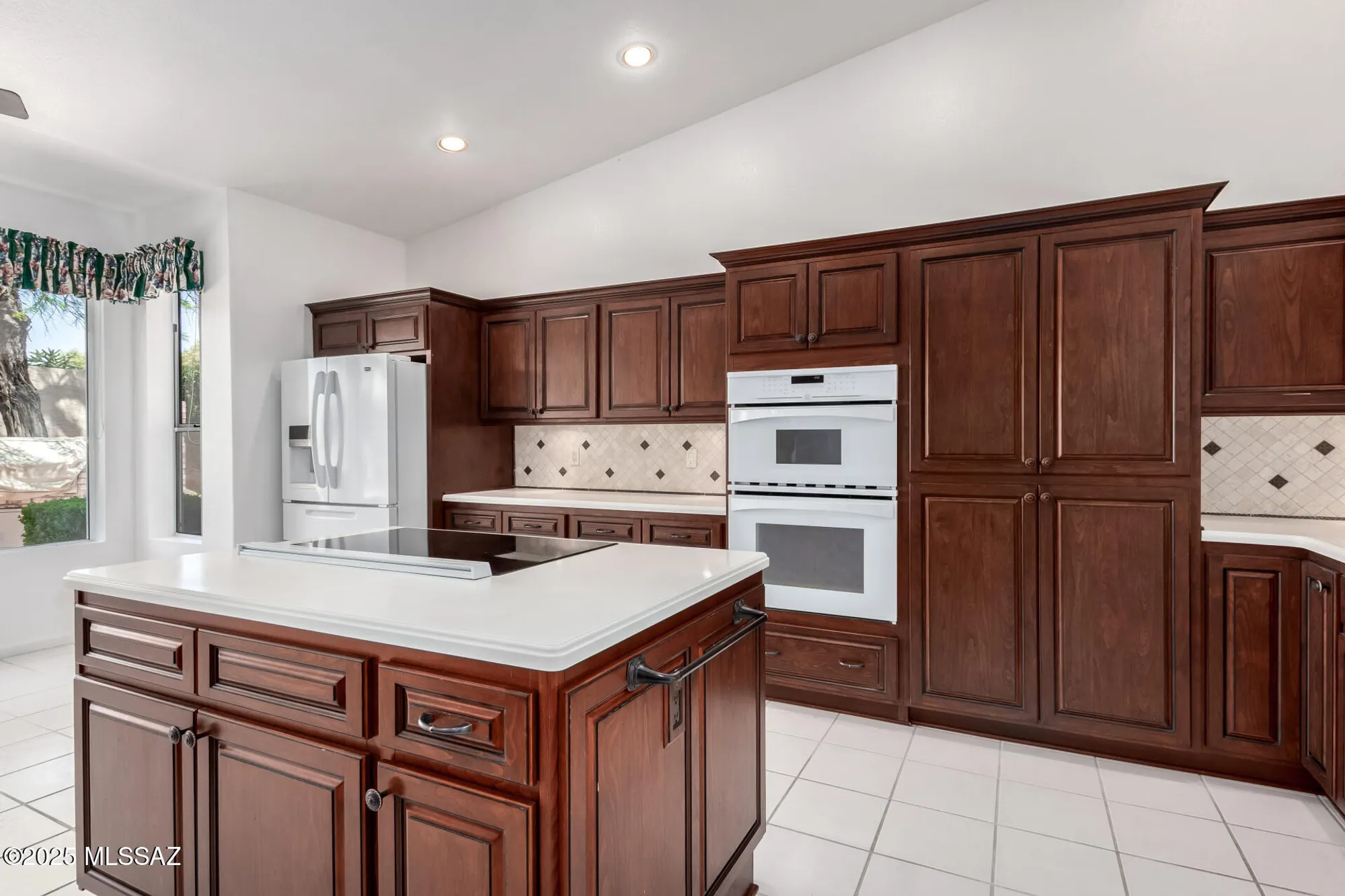 Property Slideshow image 12 of 45 | 64640 e drifter dr, Saddlebrooke, AZ, 85739