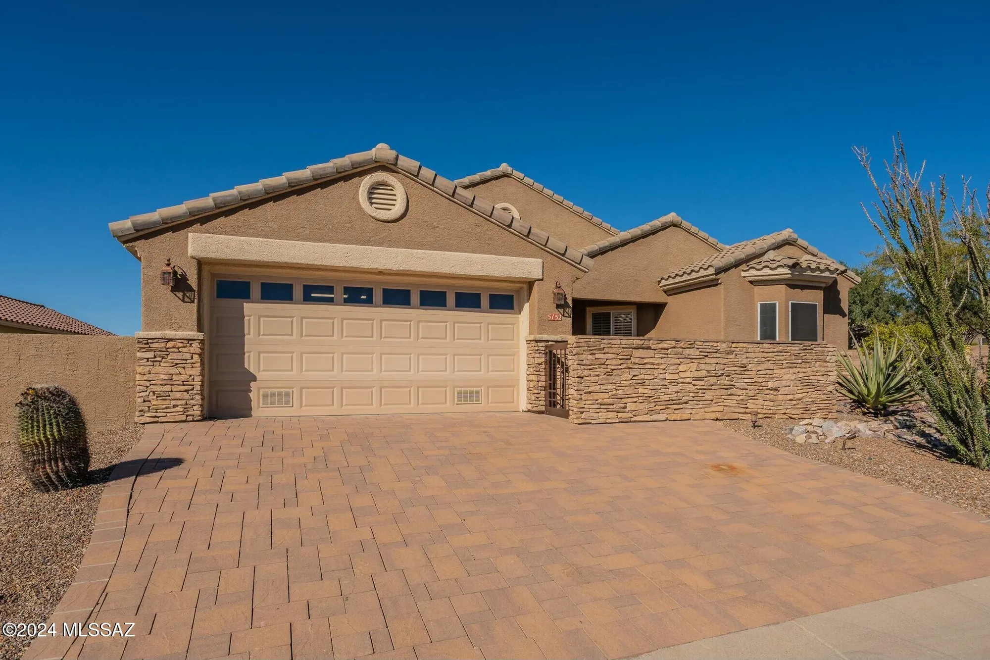 Property Slideshow image 2 of 46 | 5152 w heritage gateway pl, Marana, AZ, 85658