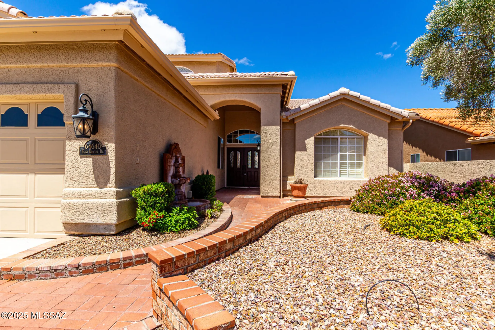 Property Slideshow image 3 of 45 | 64640 e drifter dr, Saddlebrooke, AZ, 85739