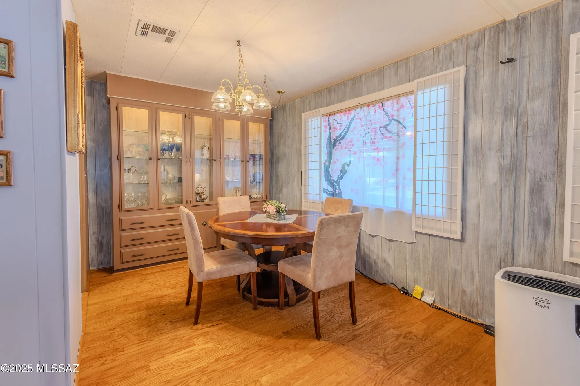 Property Slideshow image 8 of 24 | 121 w mora dr, Green Valley, AZ, 85614