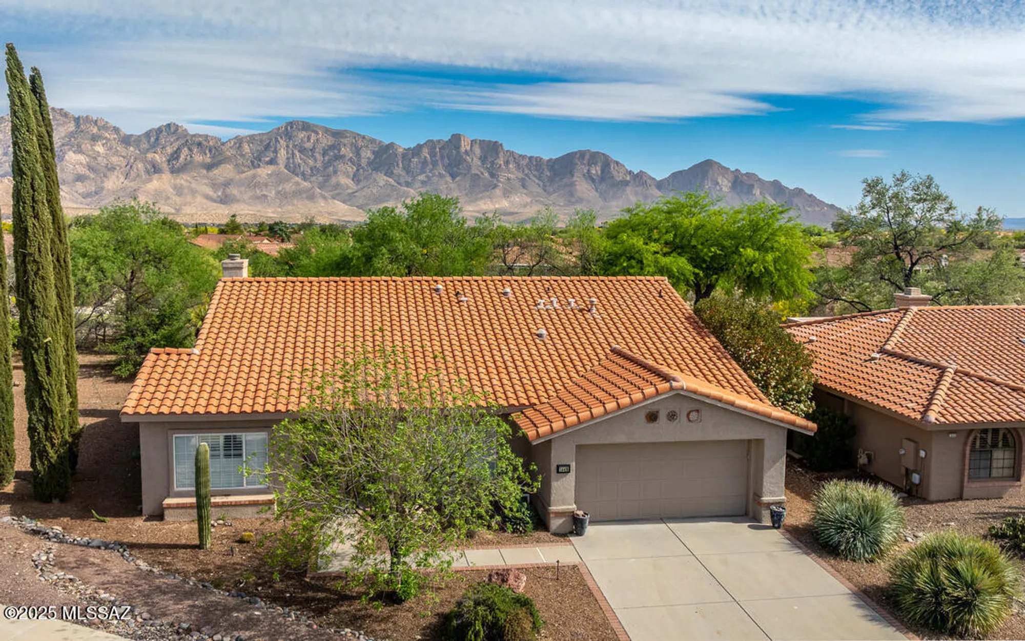 Property Slideshow image 2 of 42 | 1448 e mule train dr, Oro Valley, AZ, 85755