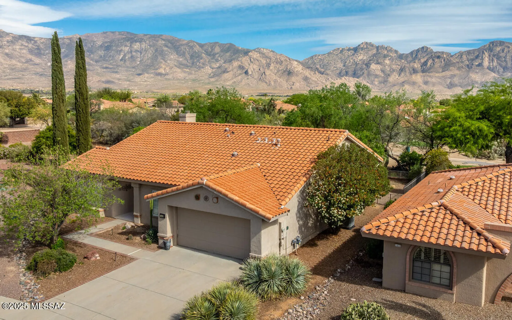 Property Slideshow image 4 of 42 | 1448 e mule train dr, Oro Valley, AZ, 85755