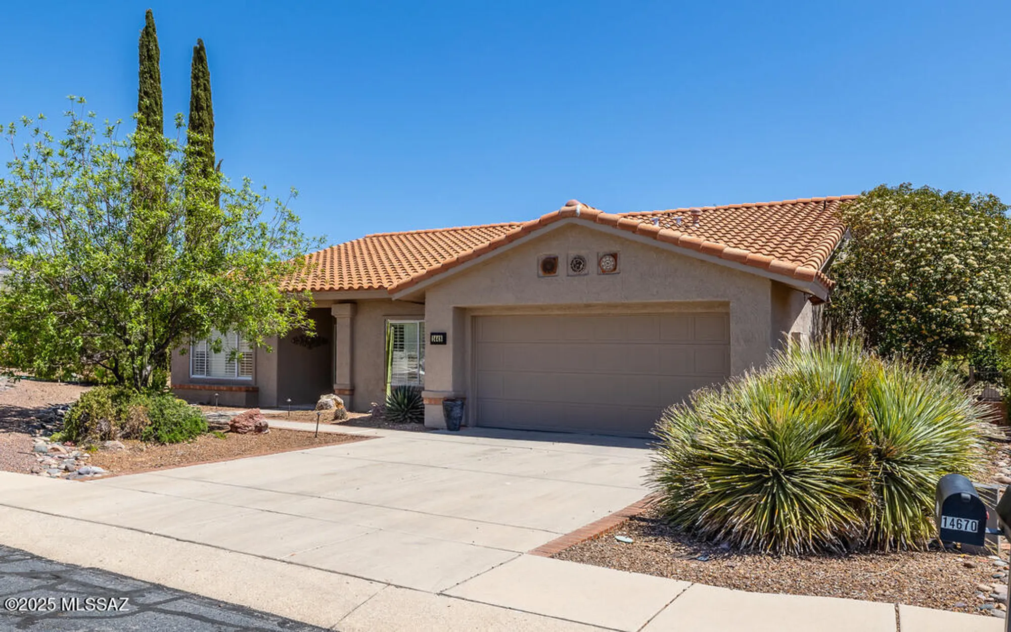 Property Slideshow image 5 of 42 | 1448 e mule train dr, Oro Valley, AZ, 85755