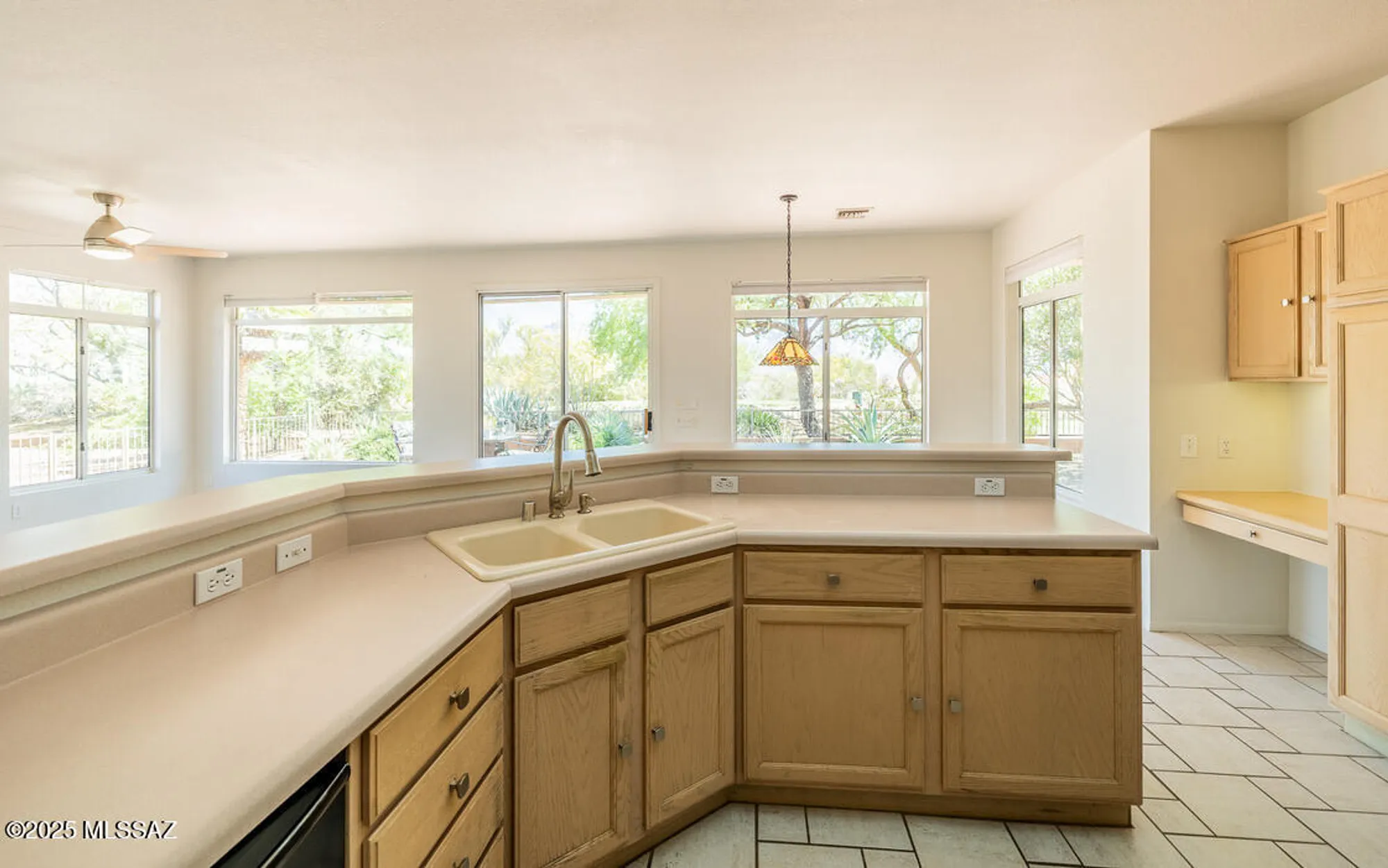 Property Slideshow image 18 of 42 | 1448 e mule train dr, Oro Valley, AZ, 85755