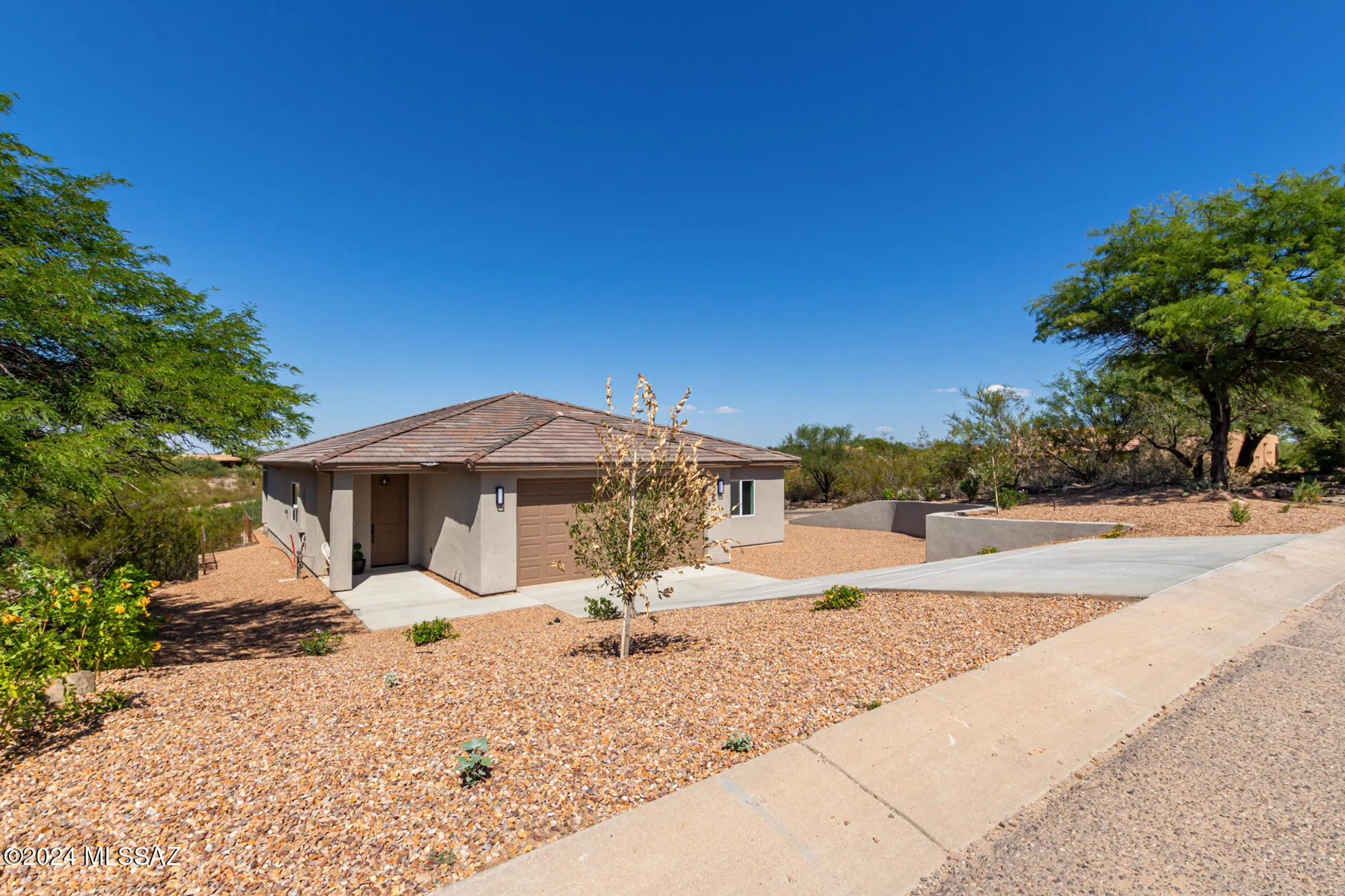 Property Slideshow image 3 of 28 | 941 e vault mine ct, Green Valley, AZ, 85614