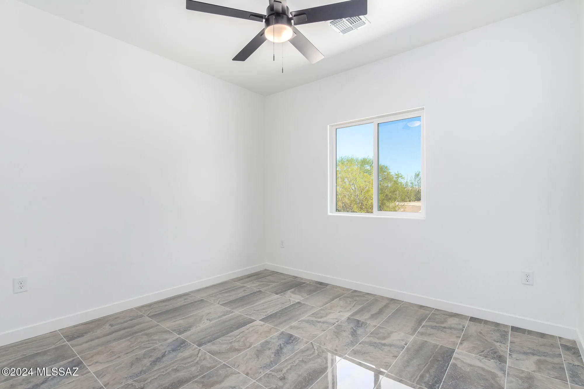 Property Slideshow image 22 of 28 | 941 e vault mine ct, Green Valley, AZ, 85614