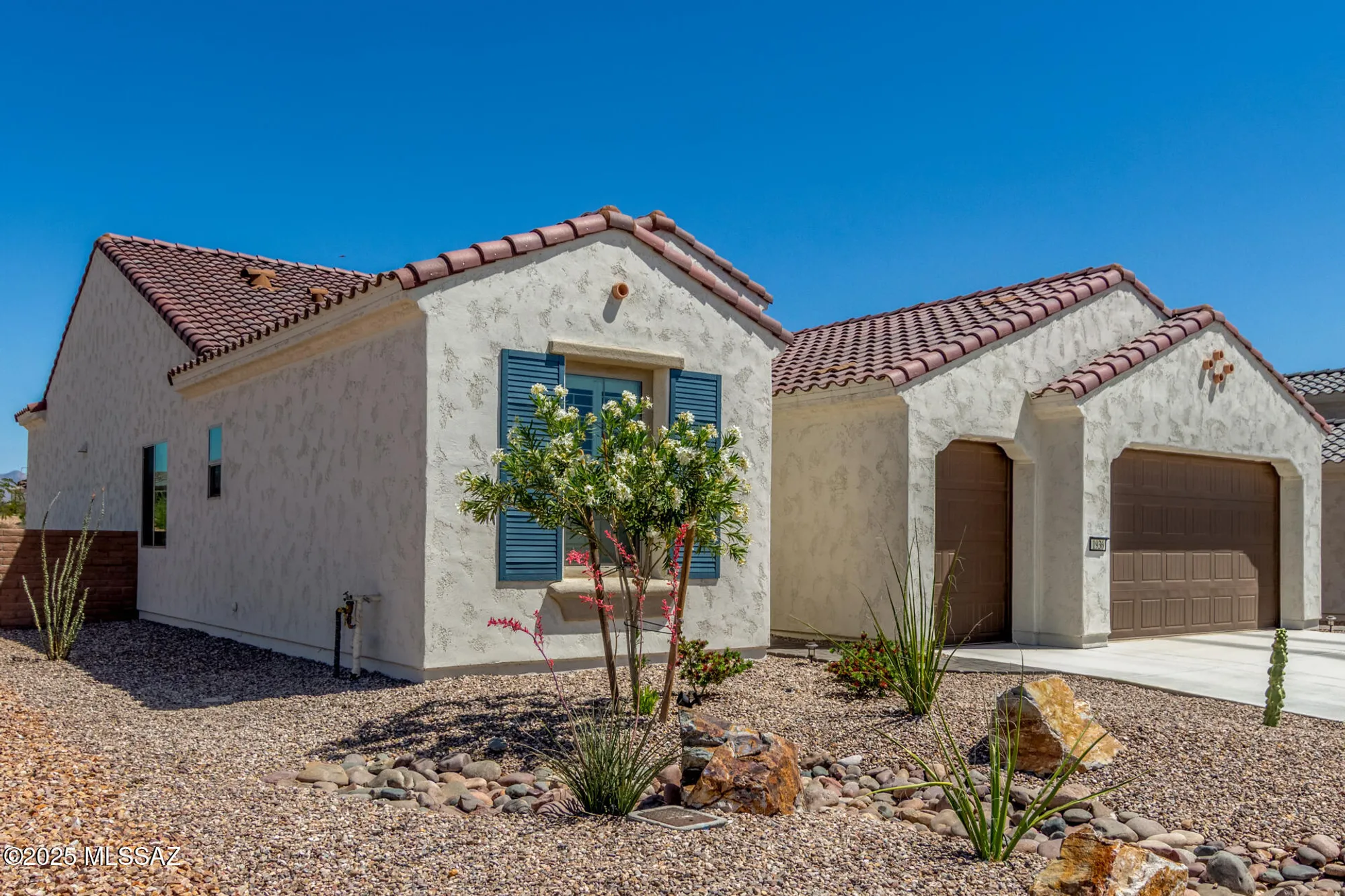 Property Slideshow image 1 of 44 | 1936 n star view ln, Green Valley, AZ, 85614