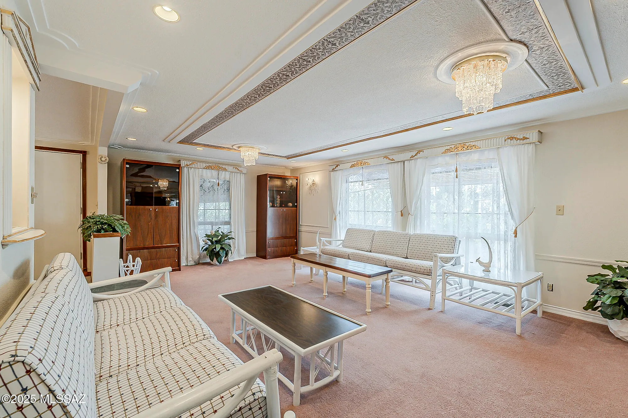 Property Slideshow image 4 of 35 | 272 w cumaro dr, Green Valley, AZ, 85614