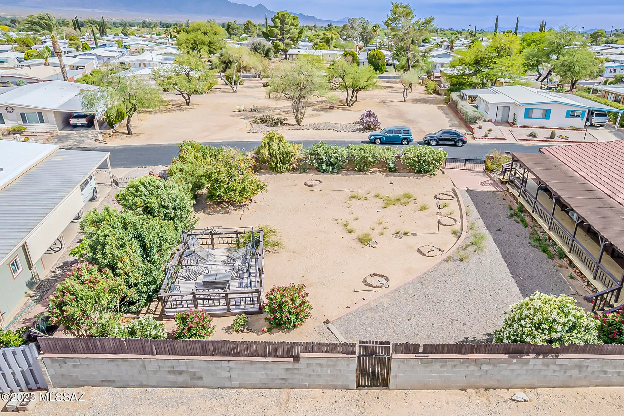 Property Slideshow image 3 of 35 | 272 w cumaro dr, Green Valley, AZ, 85614