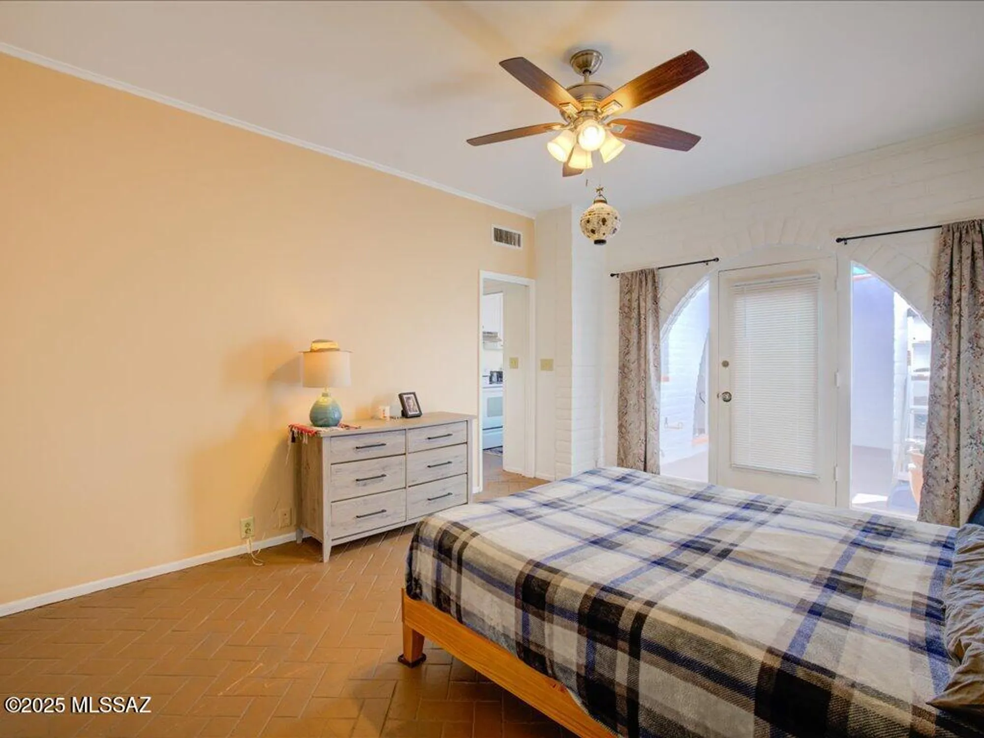 Property Slideshow image 17 of 28 | 641 w las lomitas rd, Tucson, AZ, 85704