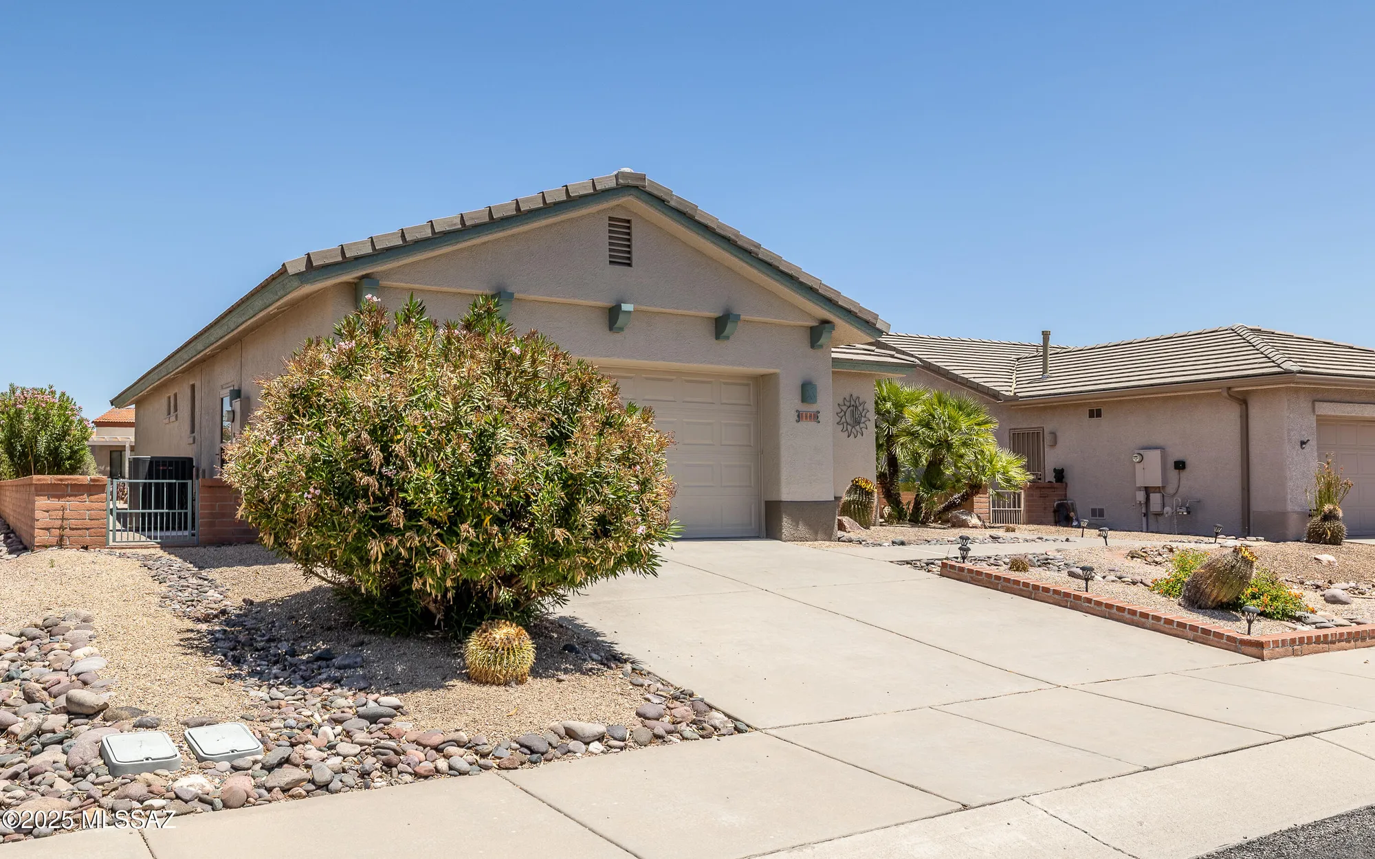 Property Slideshow image 5 of 32 | 1942 w amblemorn dr, Green Valley, AZ, 85622