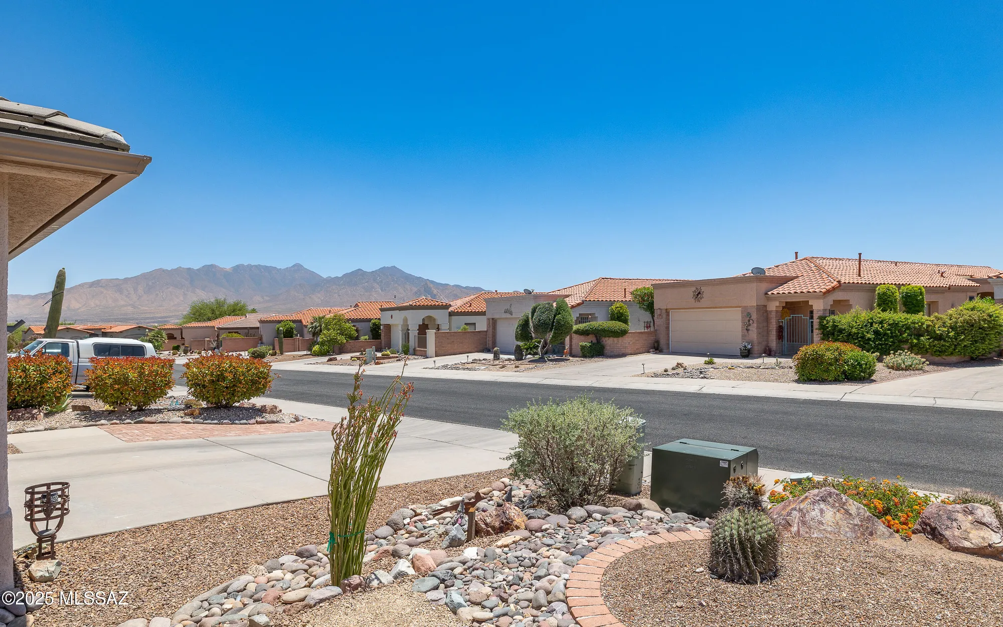 Property Slideshow image 6 of 32 | 1942 w amblemorn dr, Green Valley, AZ, 85622