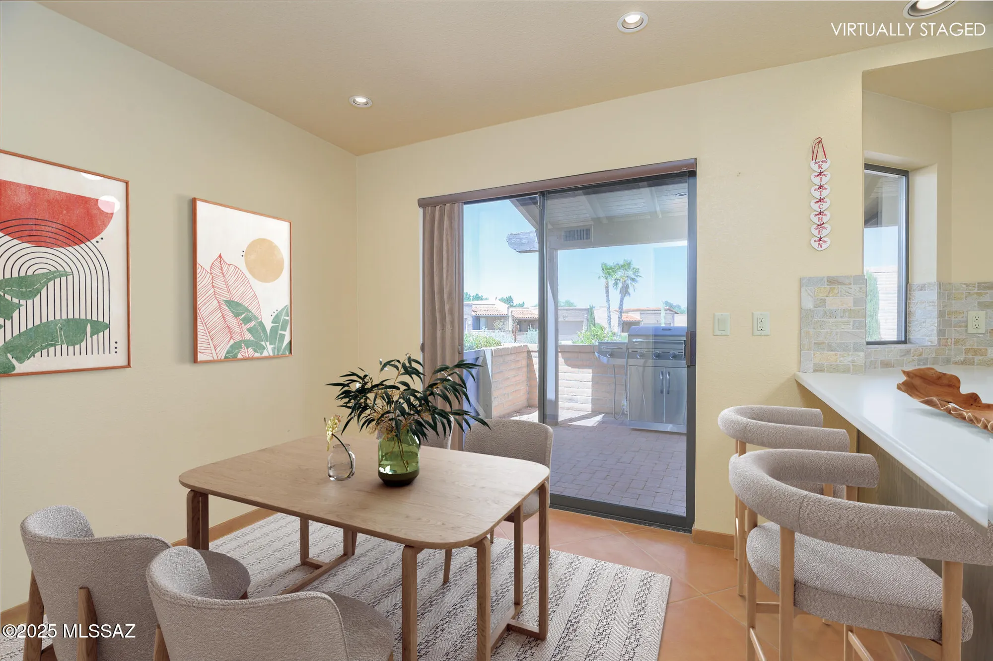 Property Slideshow image 15 of 35 | 1013 w desert hills dr, Green Valley, AZ, 85622