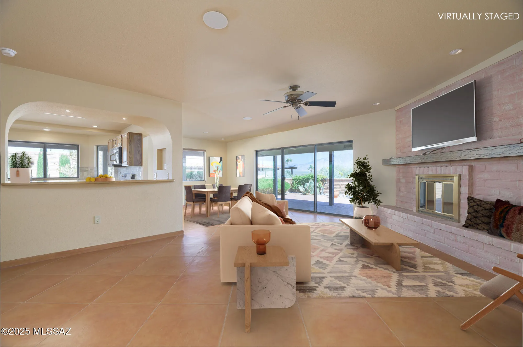 Property Slideshow image 6 of 35 | 1013 w desert hills dr, Green Valley, AZ, 85622