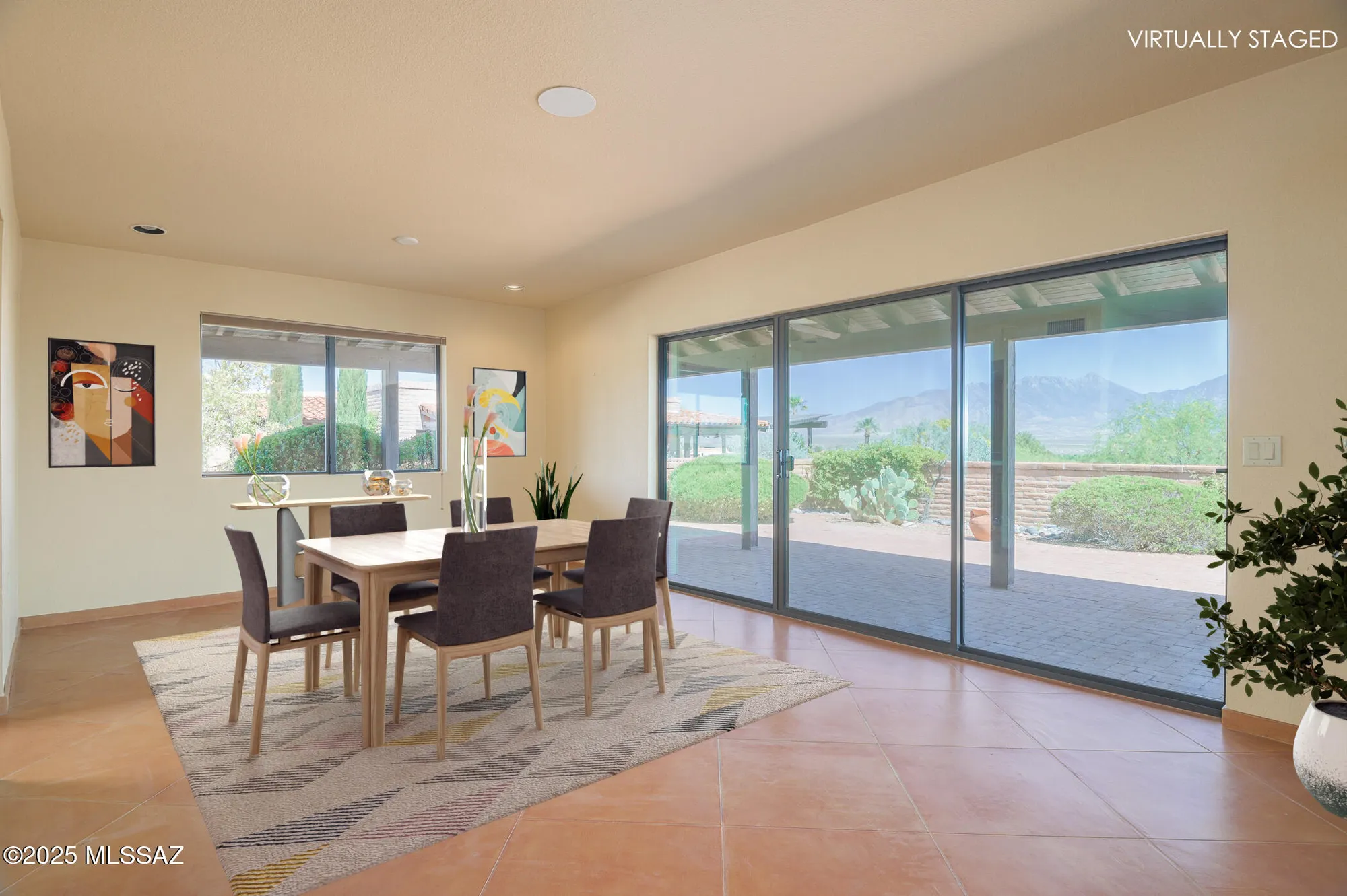 Property Slideshow image 10 of 35 | 1013 w desert hills dr, Green Valley, AZ, 85622