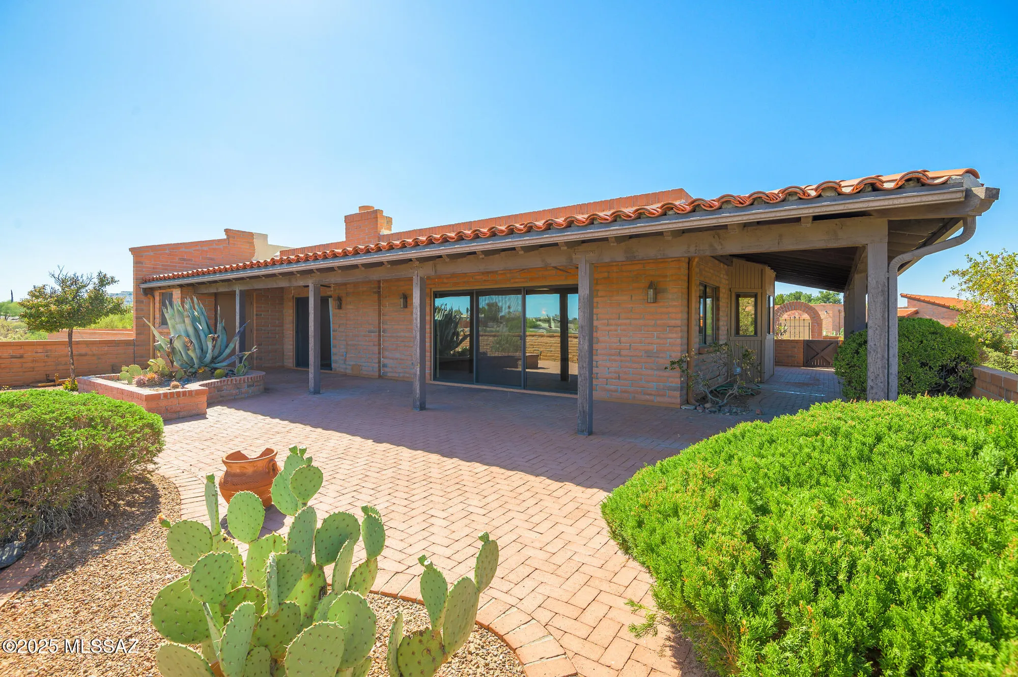 Property Slideshow image 29 of 35 | 1013 w desert hills dr, Green Valley, AZ, 85622