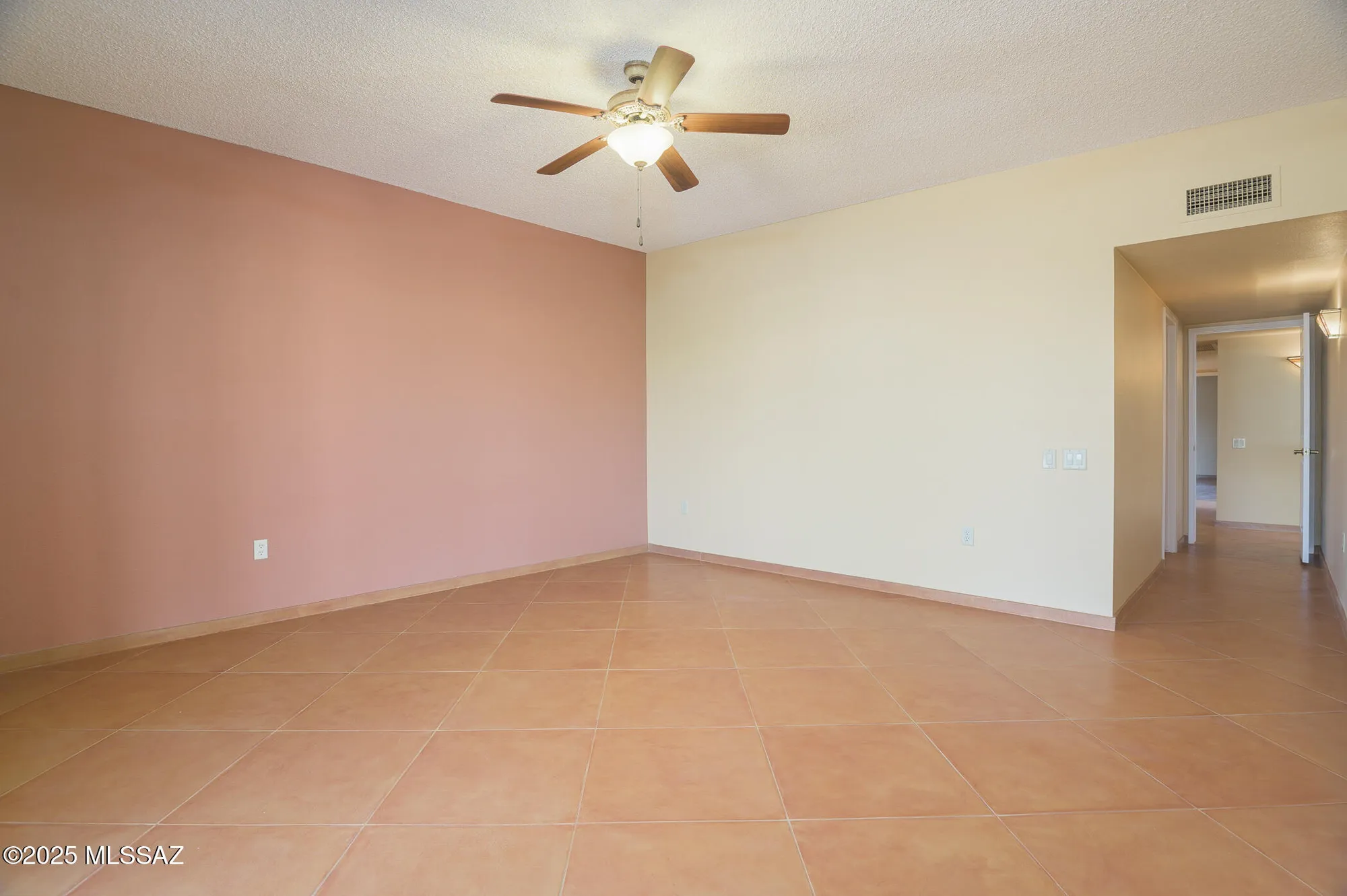 Property Slideshow image 18 of 35 | 1013 w desert hills dr, Green Valley, AZ, 85622