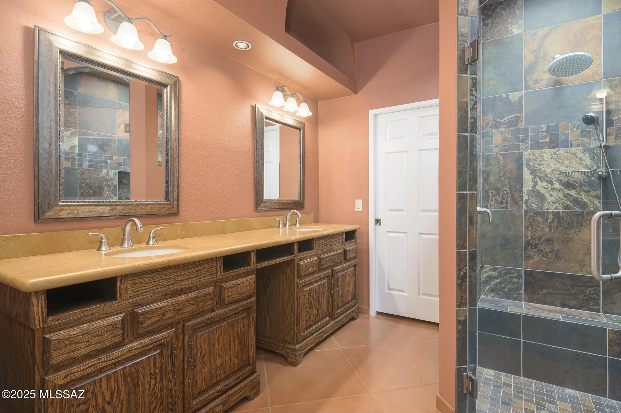 Property Slideshow image 21 of 35 | 1013 w desert hills dr, Green Valley, AZ, 85622