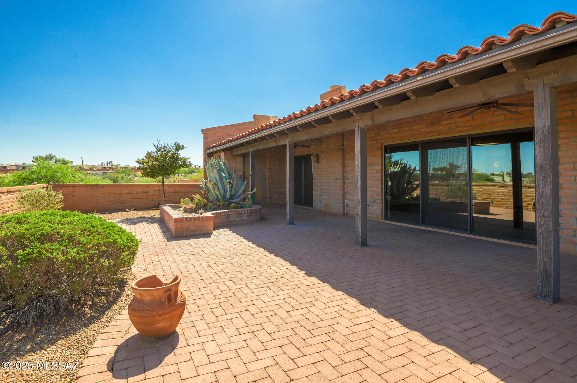 Property Slideshow image 32 of 35 | 1013 w desert hills dr, Green Valley, AZ, 85622