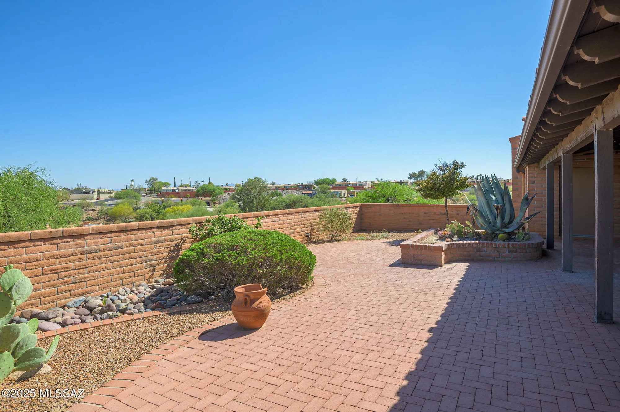 Property Slideshow image 33 of 35 | 1013 w desert hills dr, Green Valley, AZ, 85622