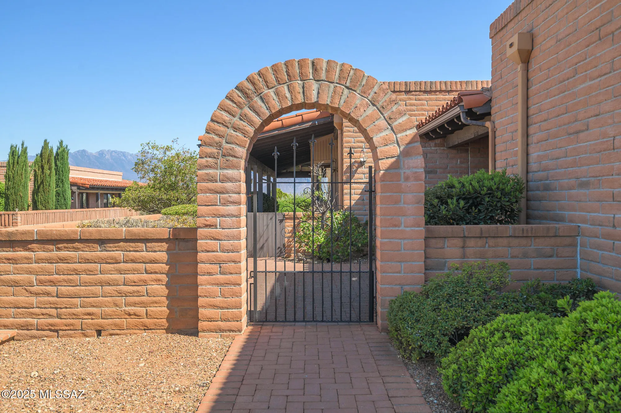 Property Slideshow image 3 of 35 | 1013 w desert hills dr, Green Valley, AZ, 85622