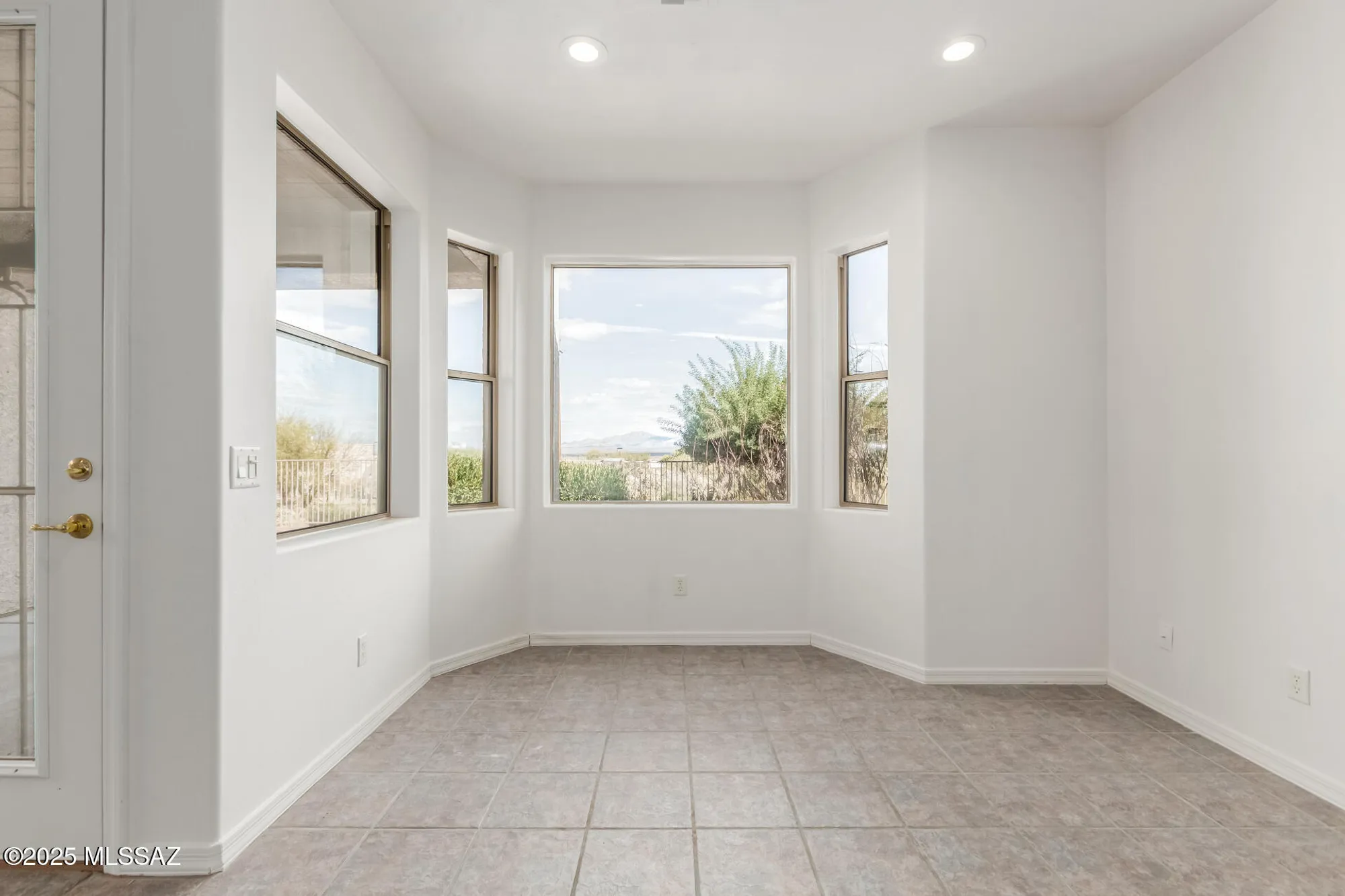 Property Slideshow image 9 of 30 | 692 n cedar bend ave, Green Valley, AZ, 85614