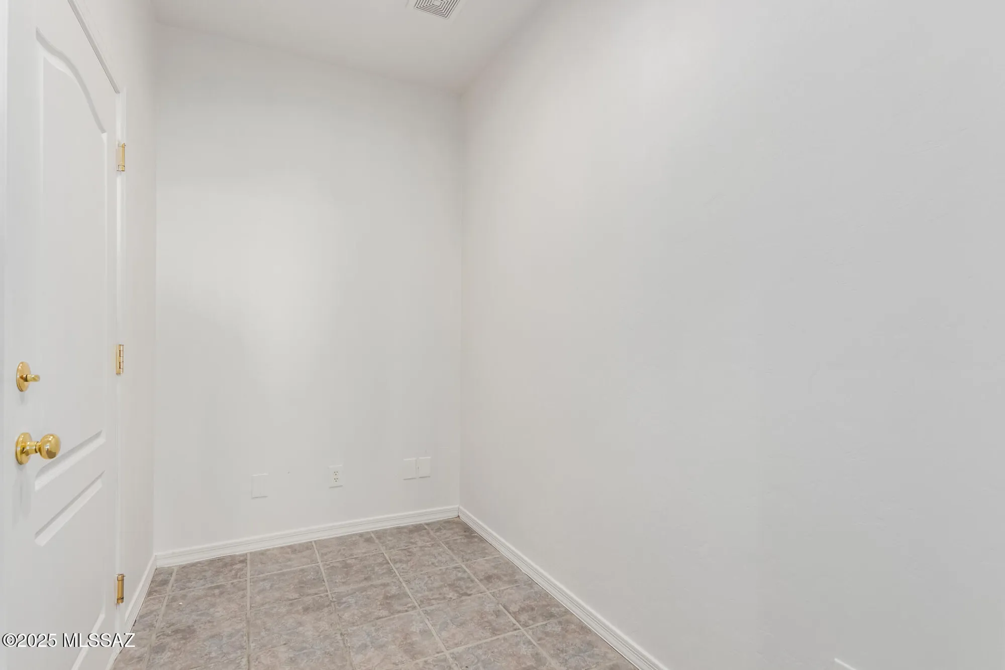 Property Slideshow image 25 of 30 | 692 n cedar bend ave, Green Valley, AZ, 85614