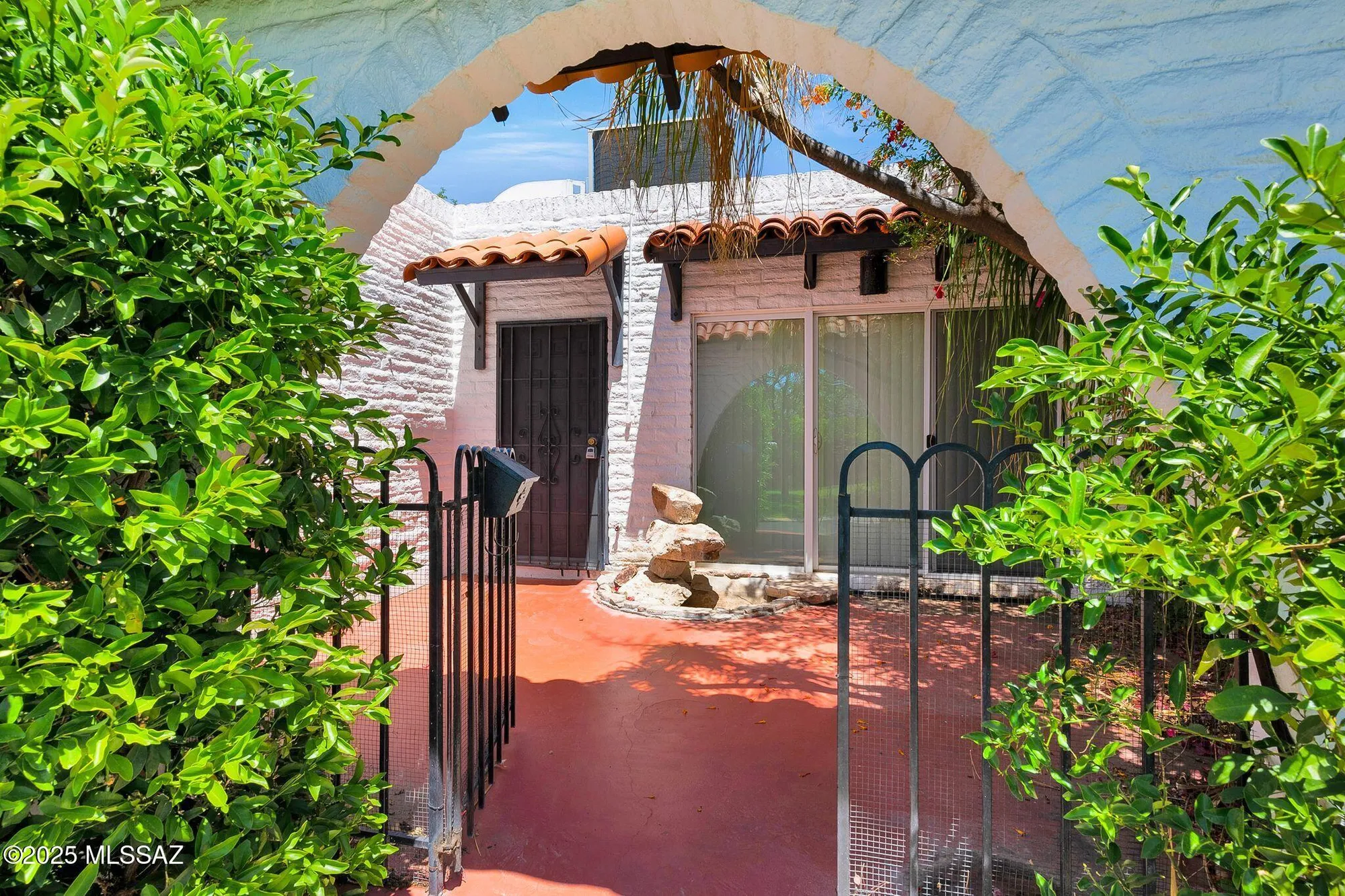 Property Slideshow image 1 of 20 | 708 w roller coaster rd, Tucson, AZ, 85704