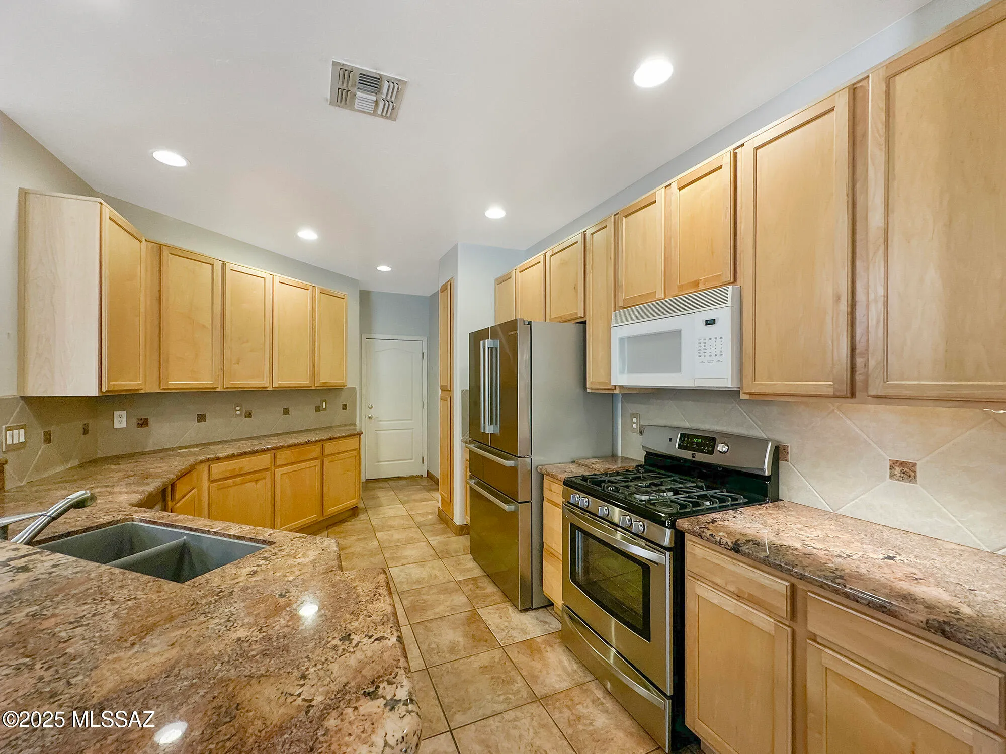 Property Slideshow image 16 of 25 | 13401 n rancho vistoso blvd unit 190, Oro Valley, AZ, 85755