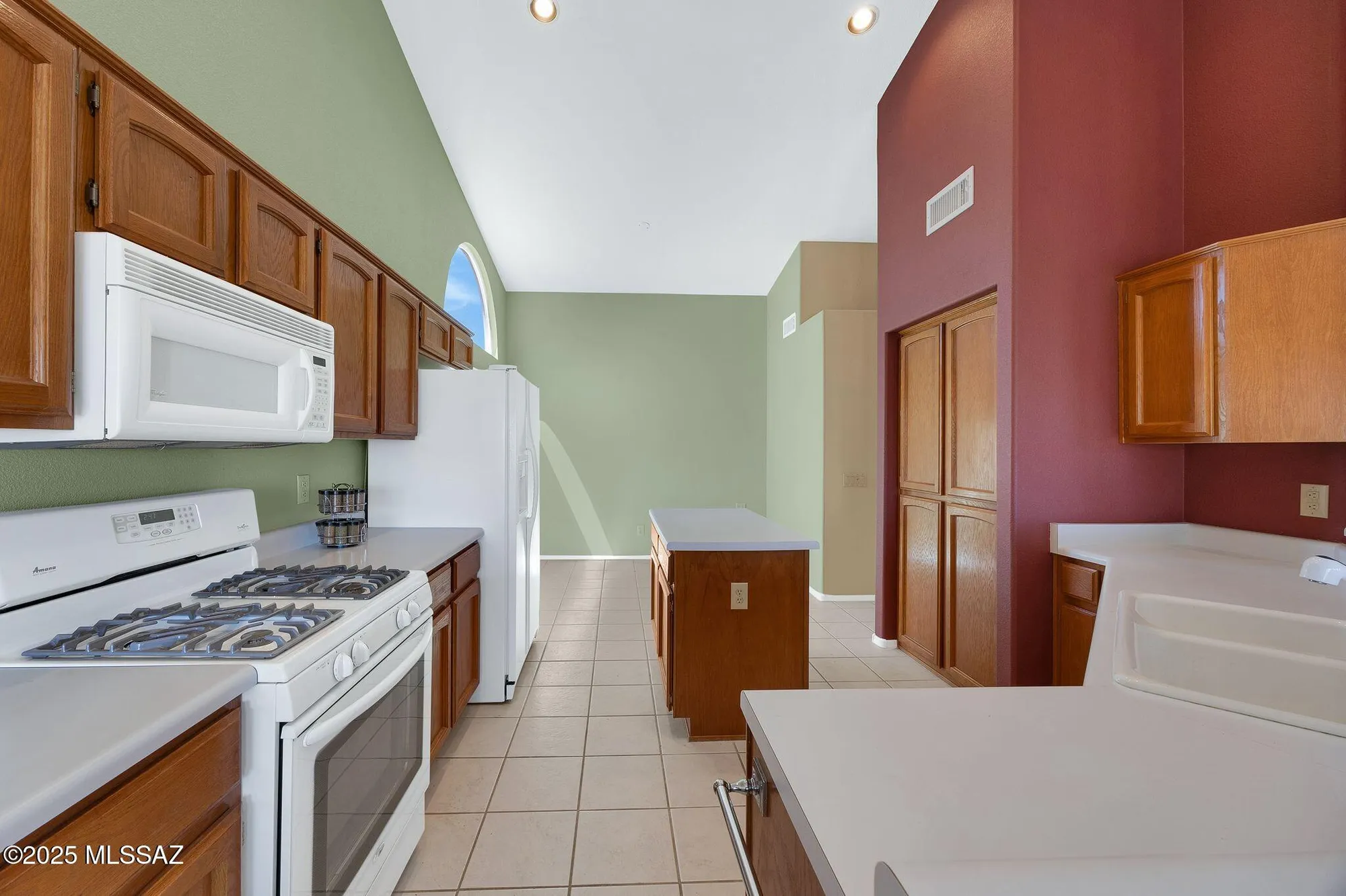 Property Slideshow image 12 of 47 | 65643 e desert moon ct, Saddlebrooke, AZ, 85739