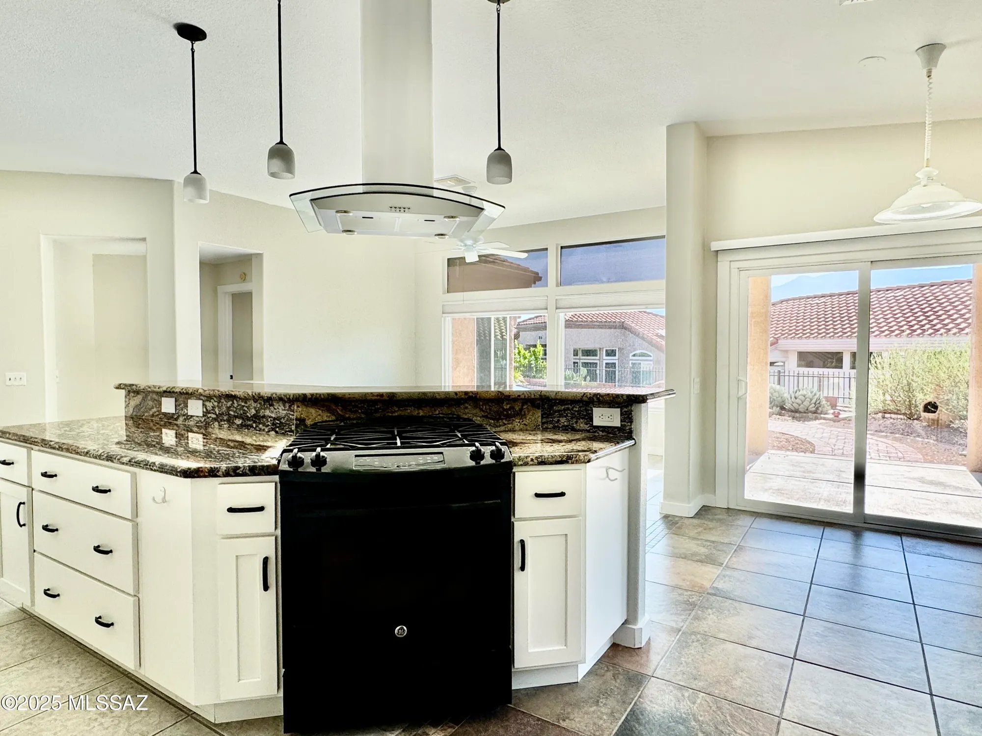 Property Slideshow image 7 of 42 | 13942 n cirrus hill dr, Oro Valley, AZ, 85755