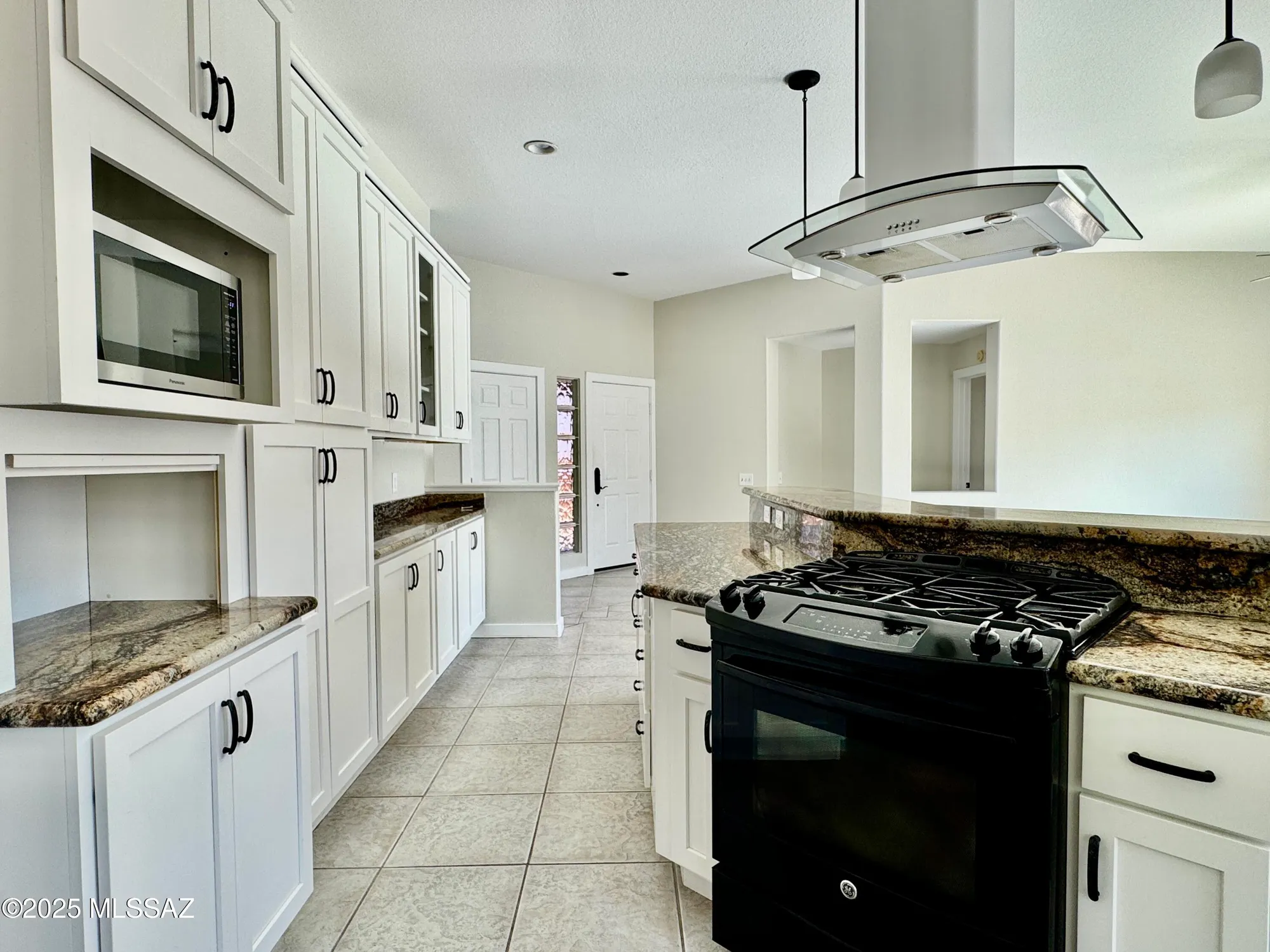 Property Slideshow image 8 of 42 | 13942 n cirrus hill dr, Oro Valley, AZ, 85755