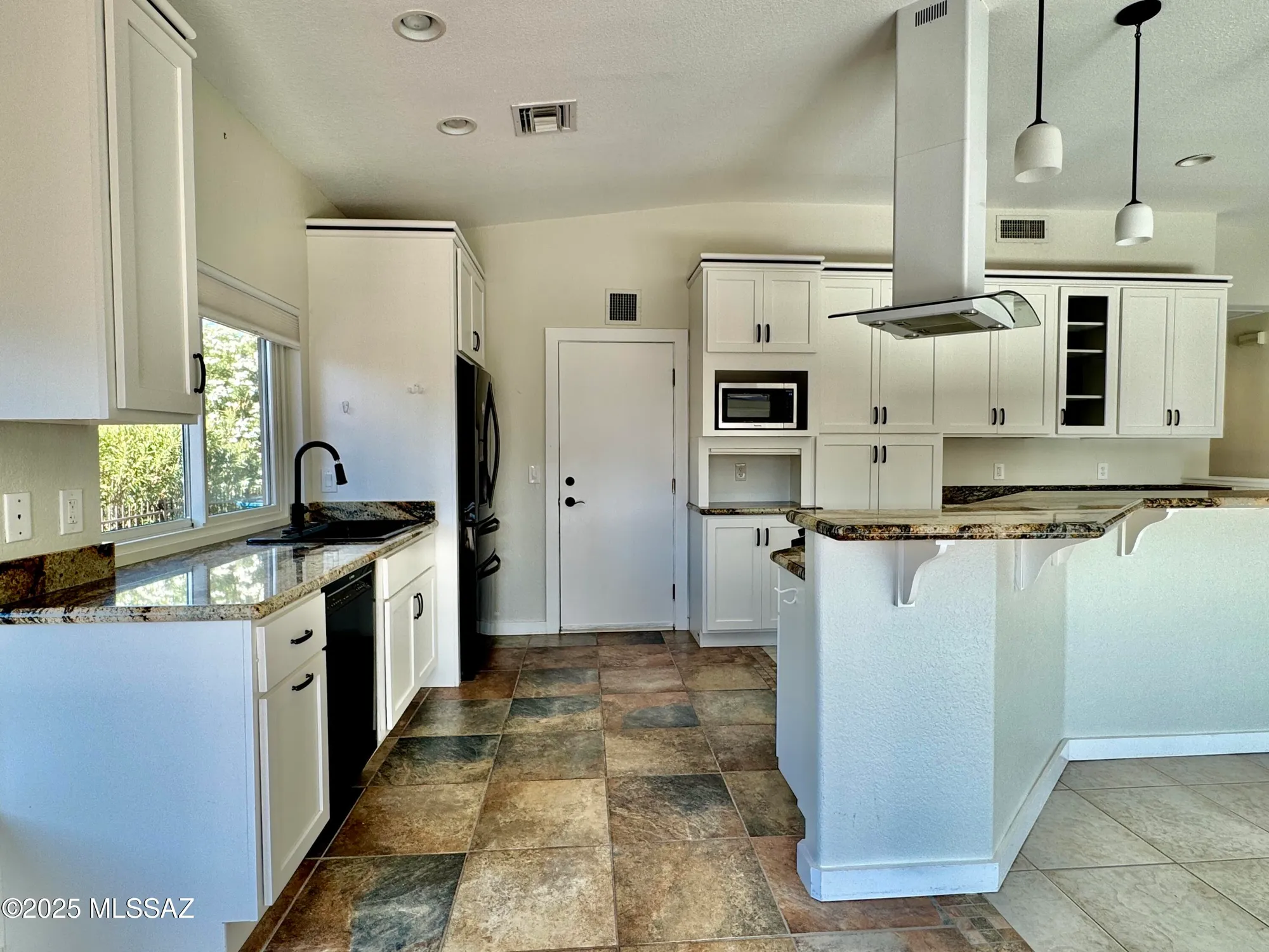 Property Slideshow image 9 of 42 | 13942 n cirrus hill dr, Oro Valley, AZ, 85755