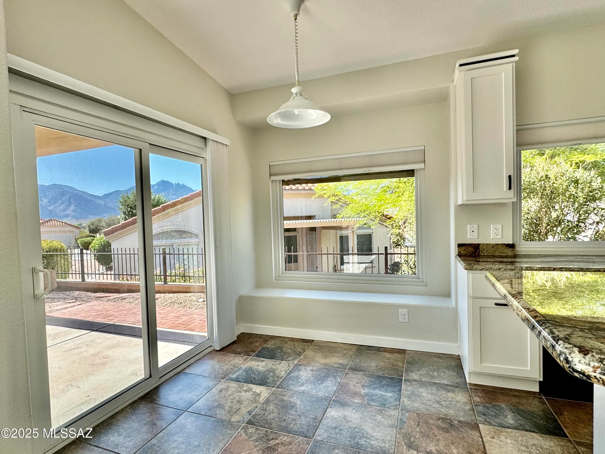 Property Slideshow image 10 of 42 | 13942 n cirrus hill dr, Oro Valley, AZ, 85755