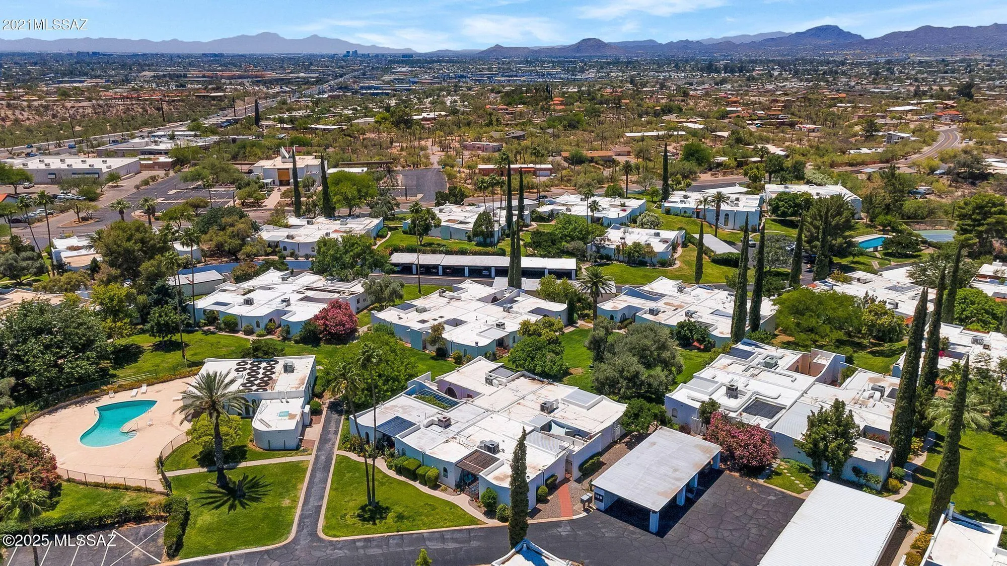 Property Slideshow image 15 of 20 | 708 w roller coaster rd, Tucson, AZ, 85704