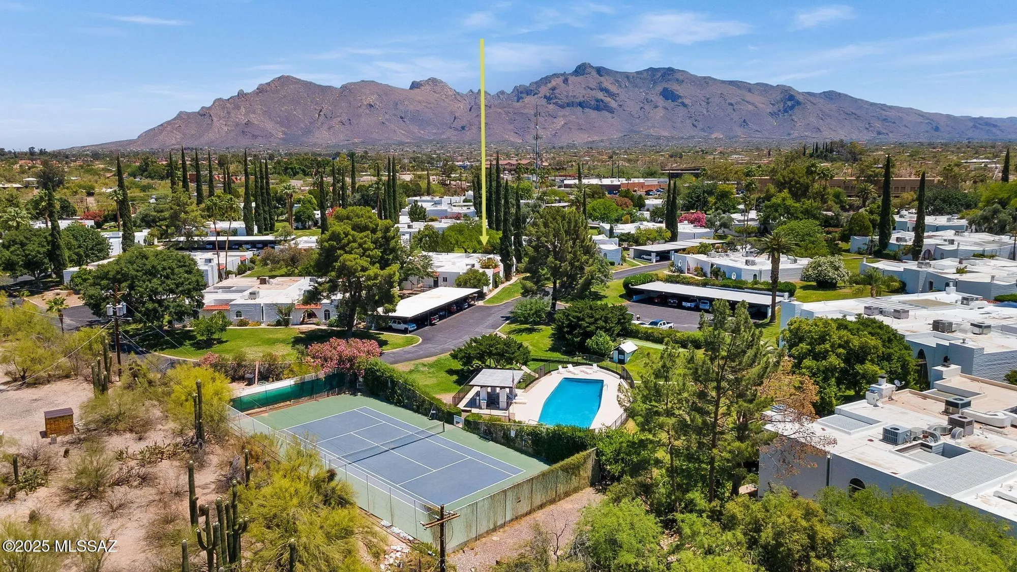 Property Slideshow image 4 of 20 | 708 w roller coaster rd, Tucson, AZ, 85704