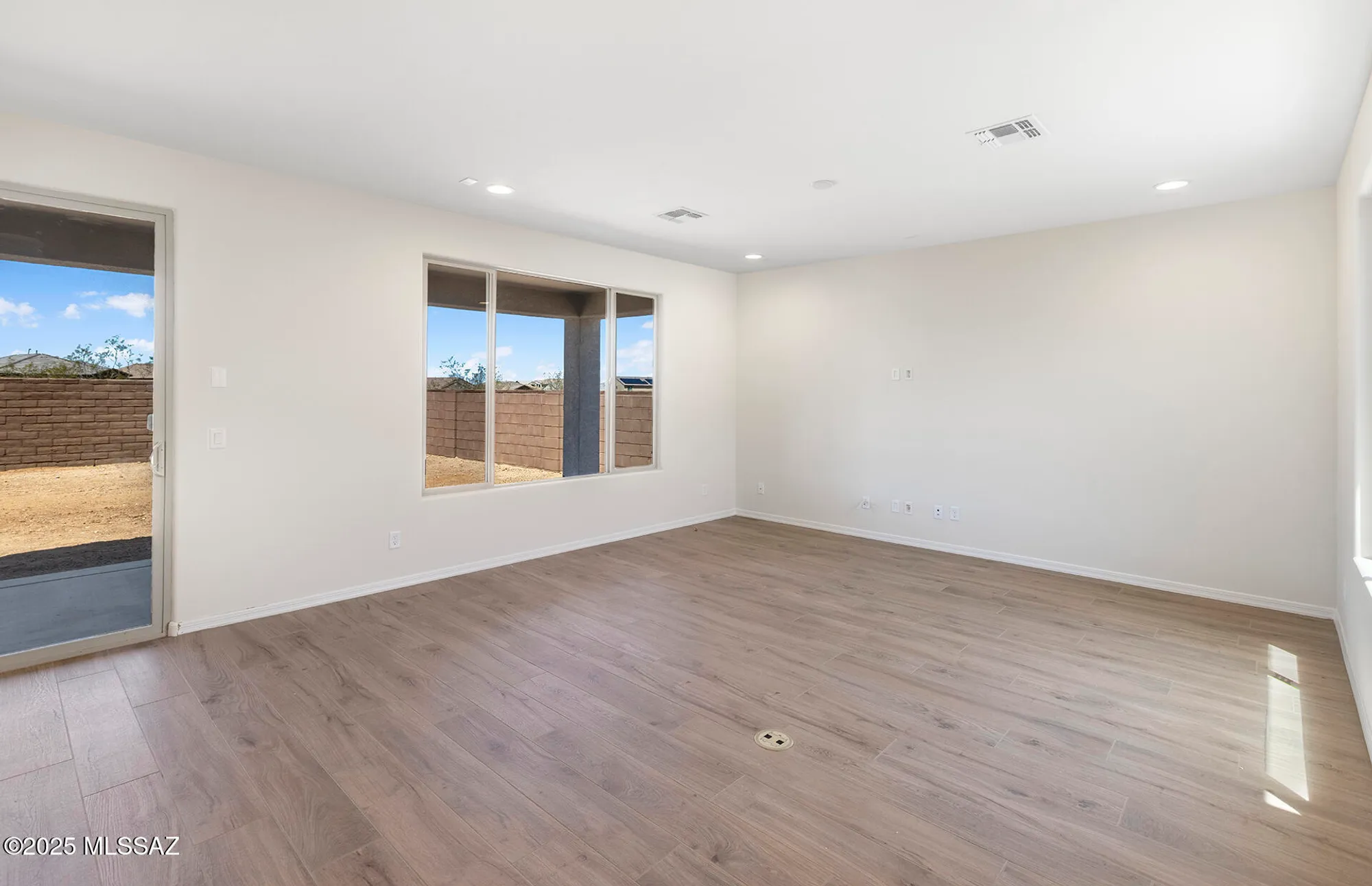 Property Slideshow image 10 of 28 | 7988 s sonoran oak dr, Tucson, AZ, 85747