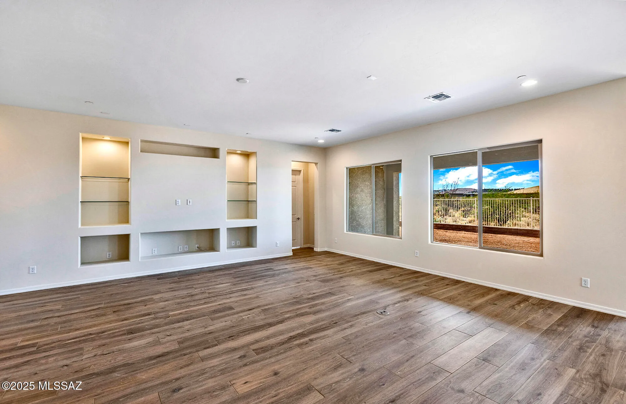 Property Slideshow image 18 of 33 | 8257 s silver oak dr, Tucson, AZ, 85747